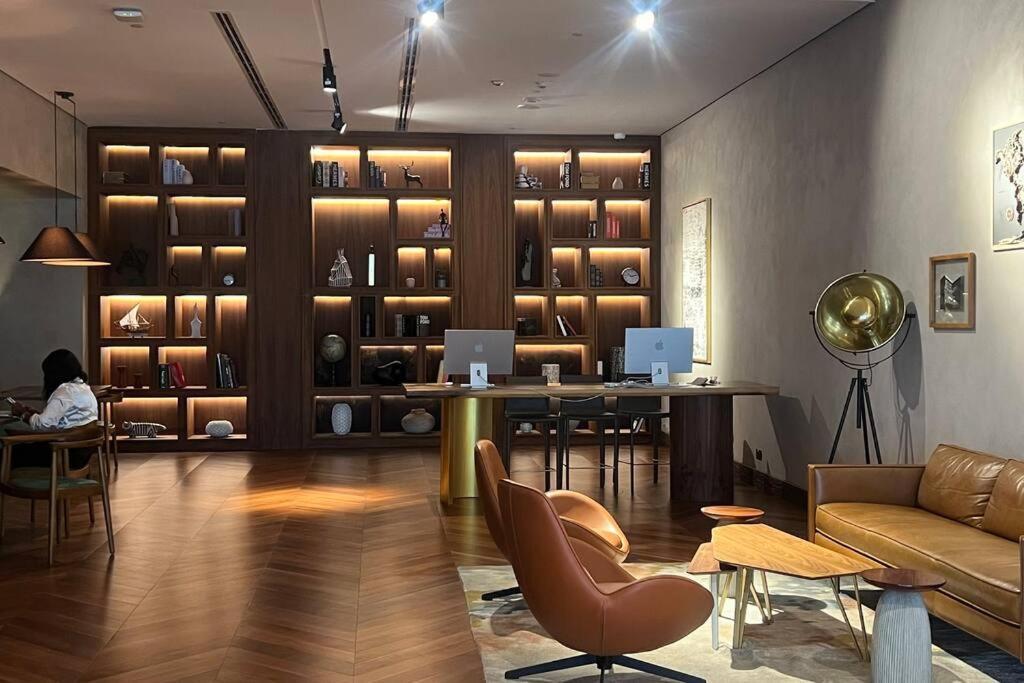 In Novotel Jvt Comfort For 4 Guests * Dubaï