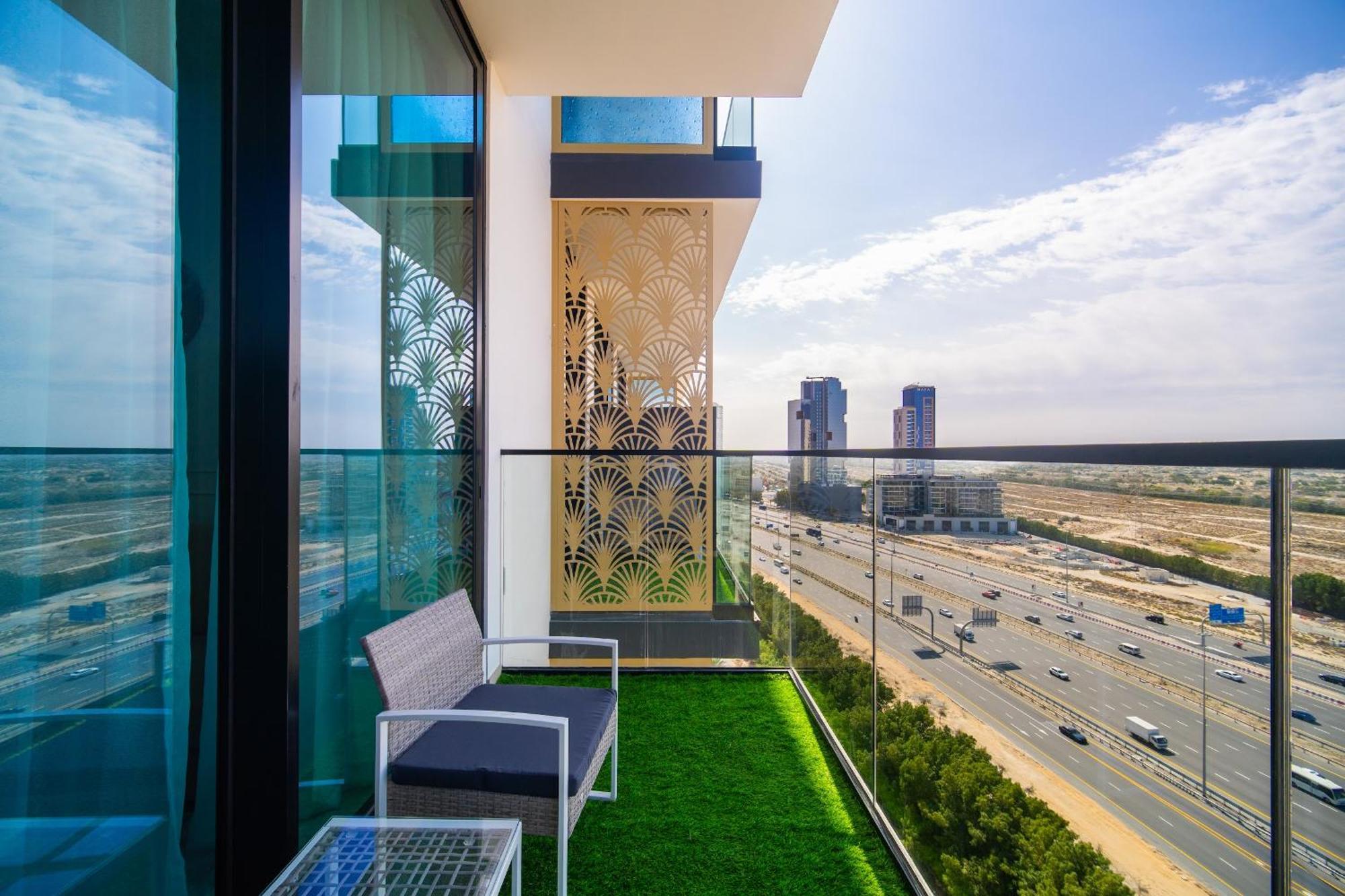 Apartment Skyline Views & Calm Nights - 1br Jvc And Free Baby Gear