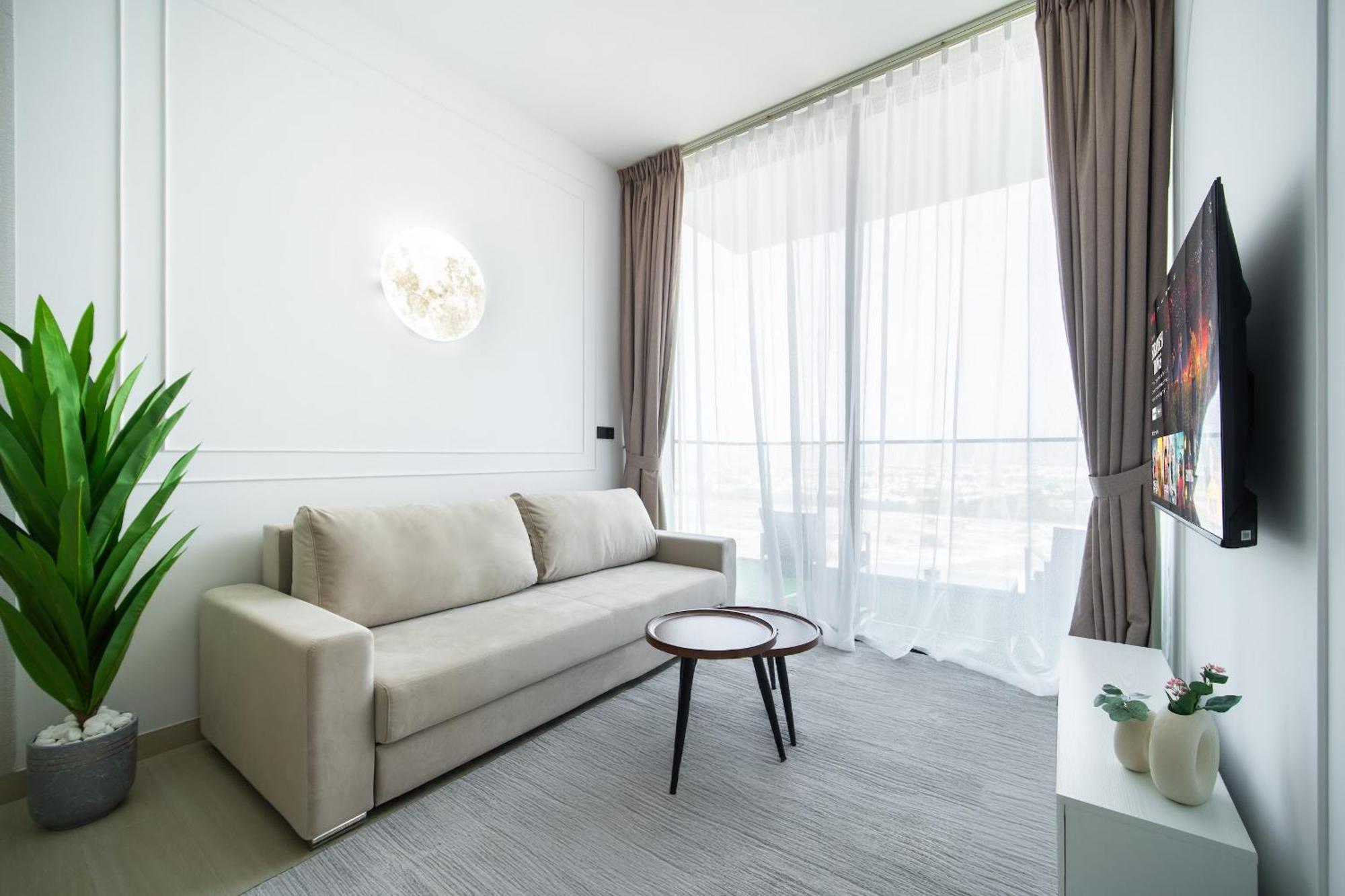 Skyline Views & Calm Nights - 1br Jvc And Free Baby Gear Dubai