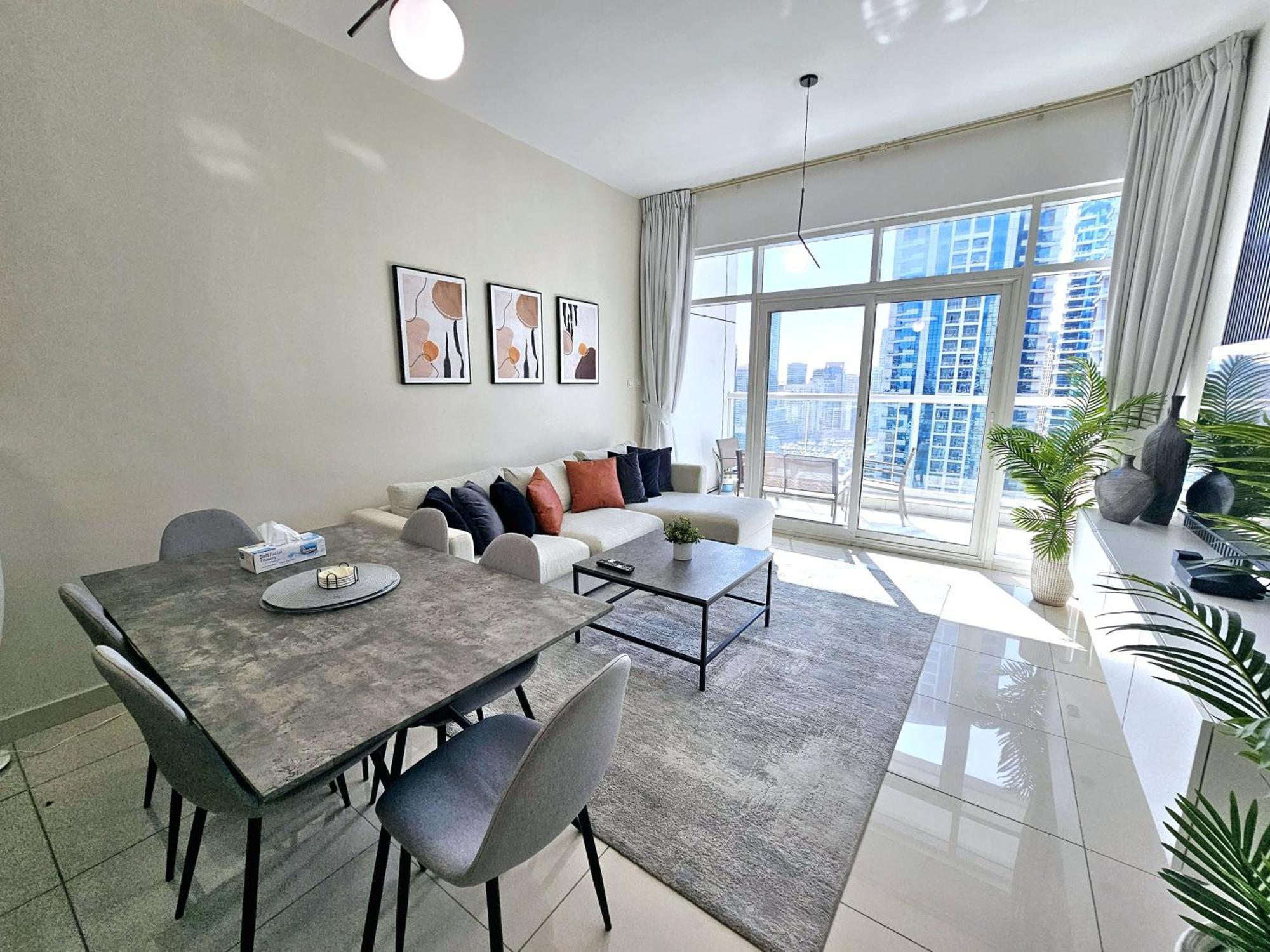 Sunrise Homes - 2 Bedroom With Panoramic Marina Views *