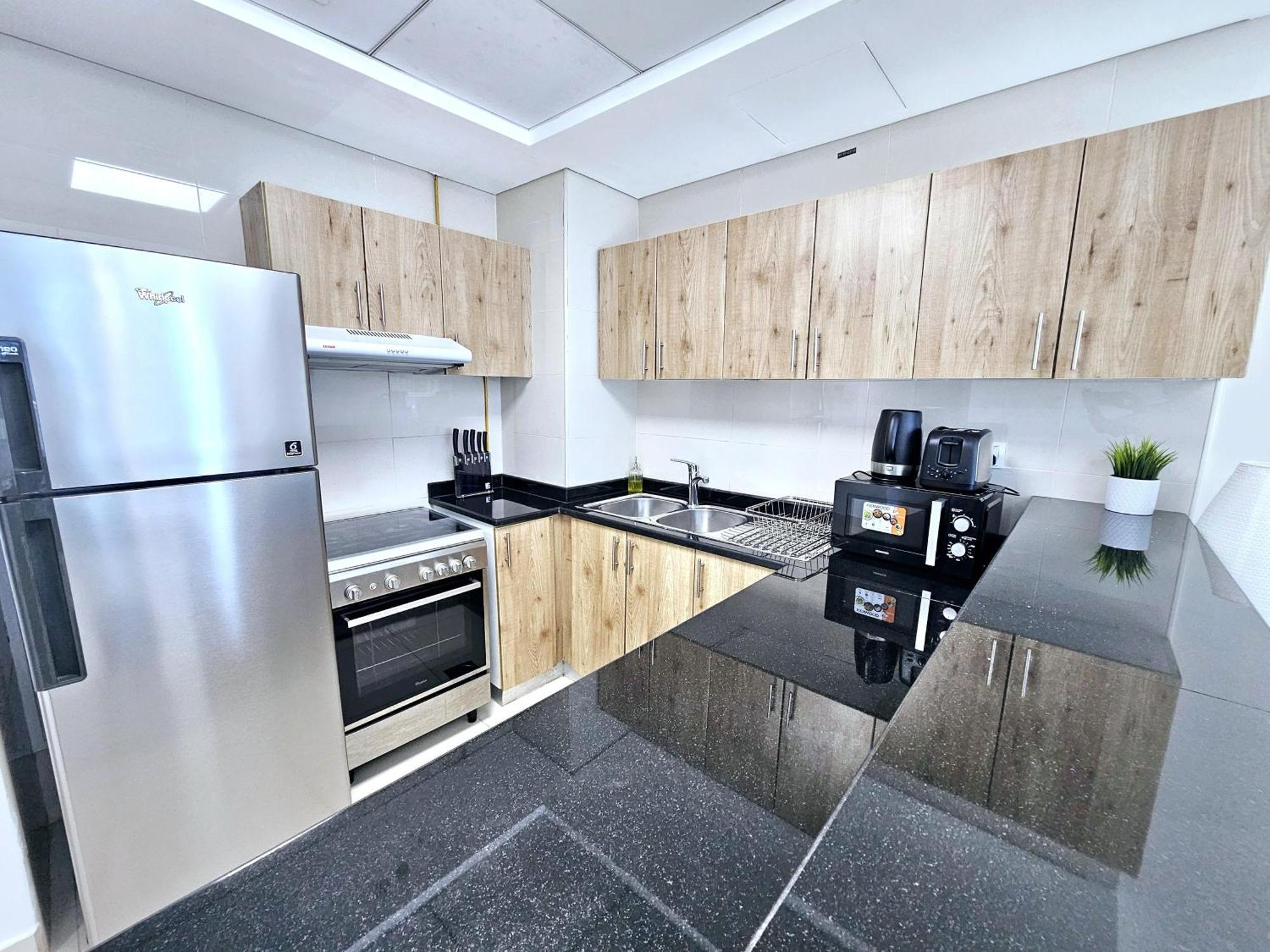 Sunrise Homes - 2 Bedroom With Panoramic Marina Views * Dubai