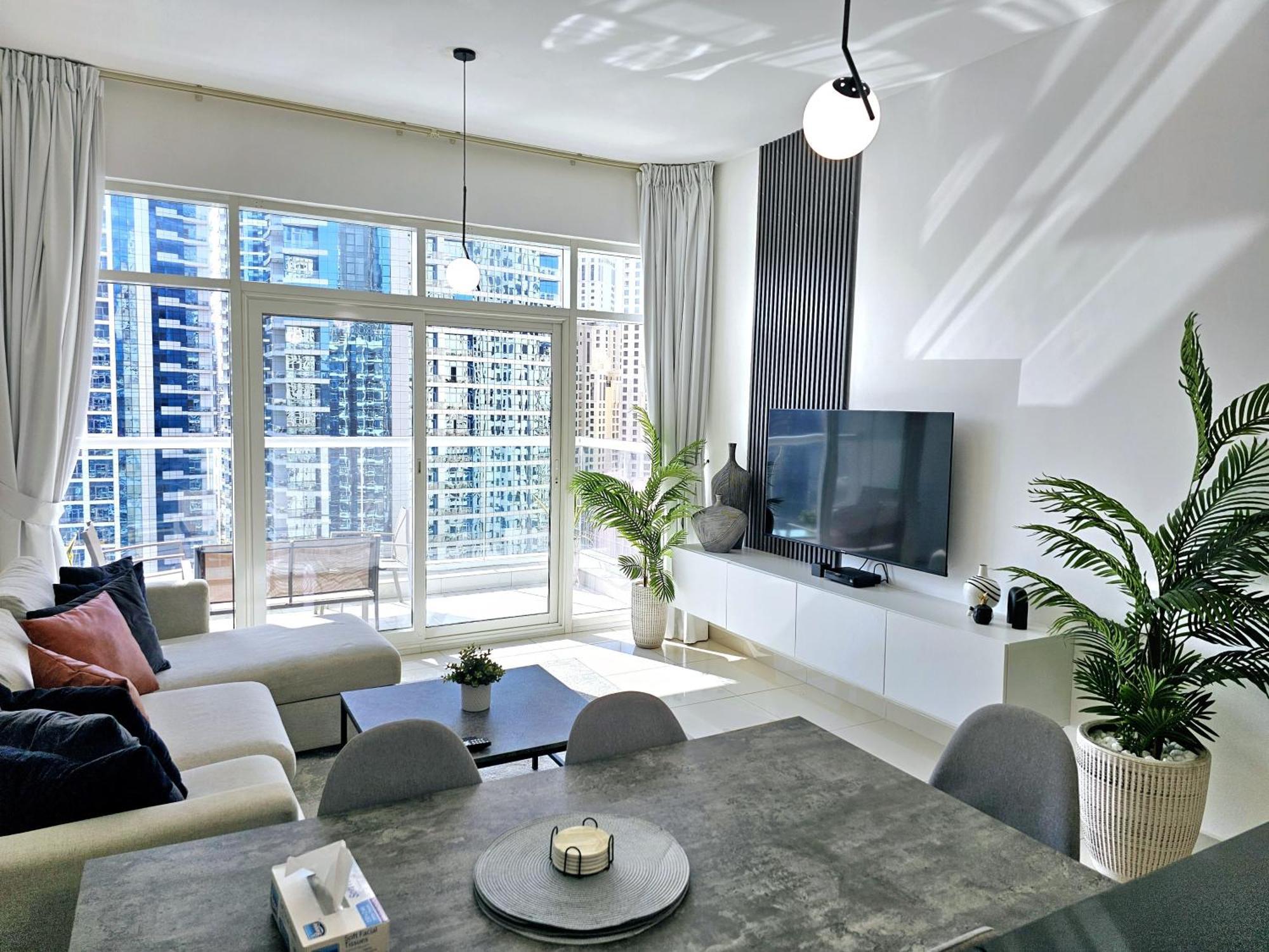 Apartament Sunrise Homes - 2 Bedroom With Panoramic Marina Views *