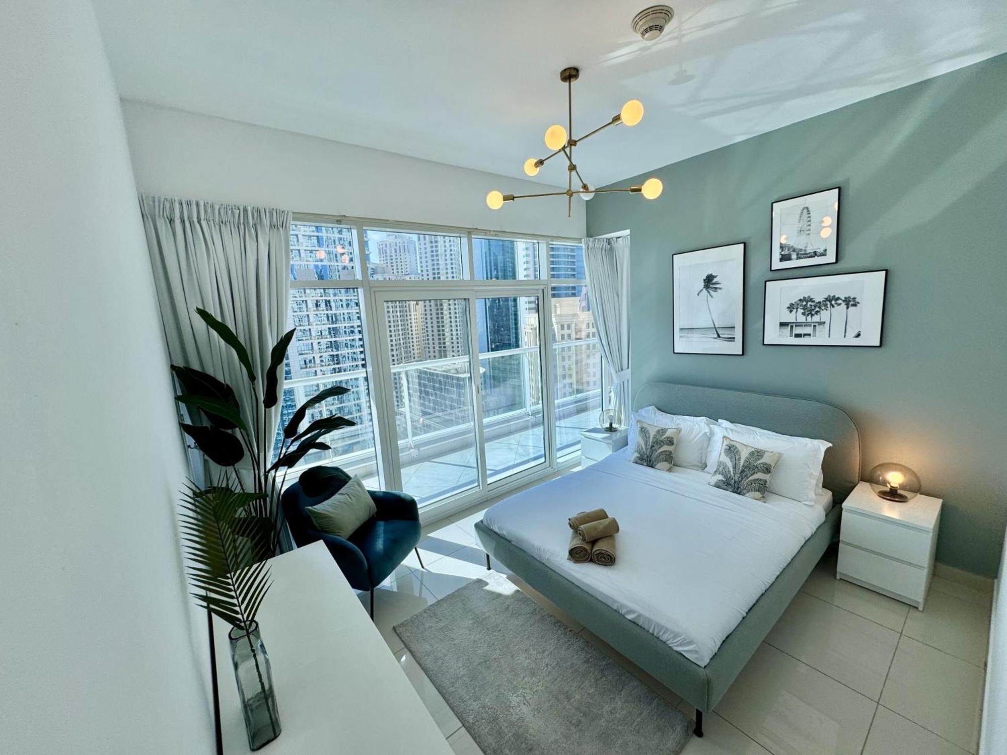 Sunrise Homes - 2 Bedroom With Panoramic Marina Views * Dubai