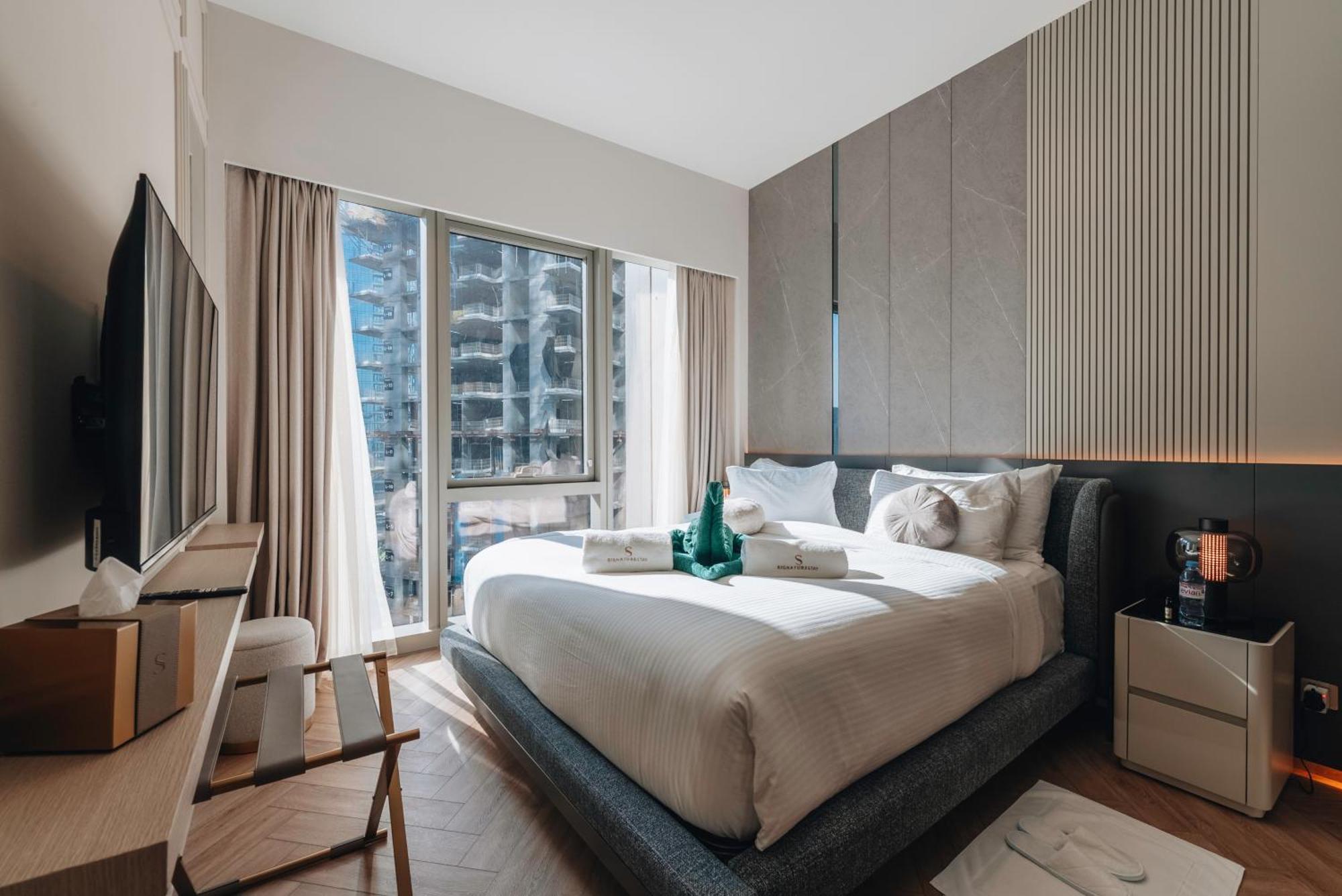 Modern 1-bedroom In Downtown Near Mall & Burj Khalifa *