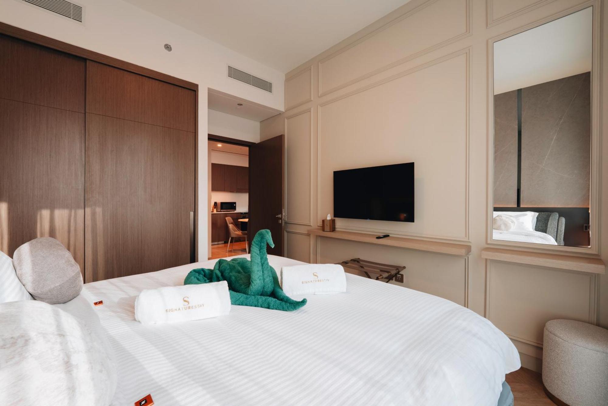 Modern 1-bedroom In Downtown Near Mall & Burj Khalifa Apartamento Dubái