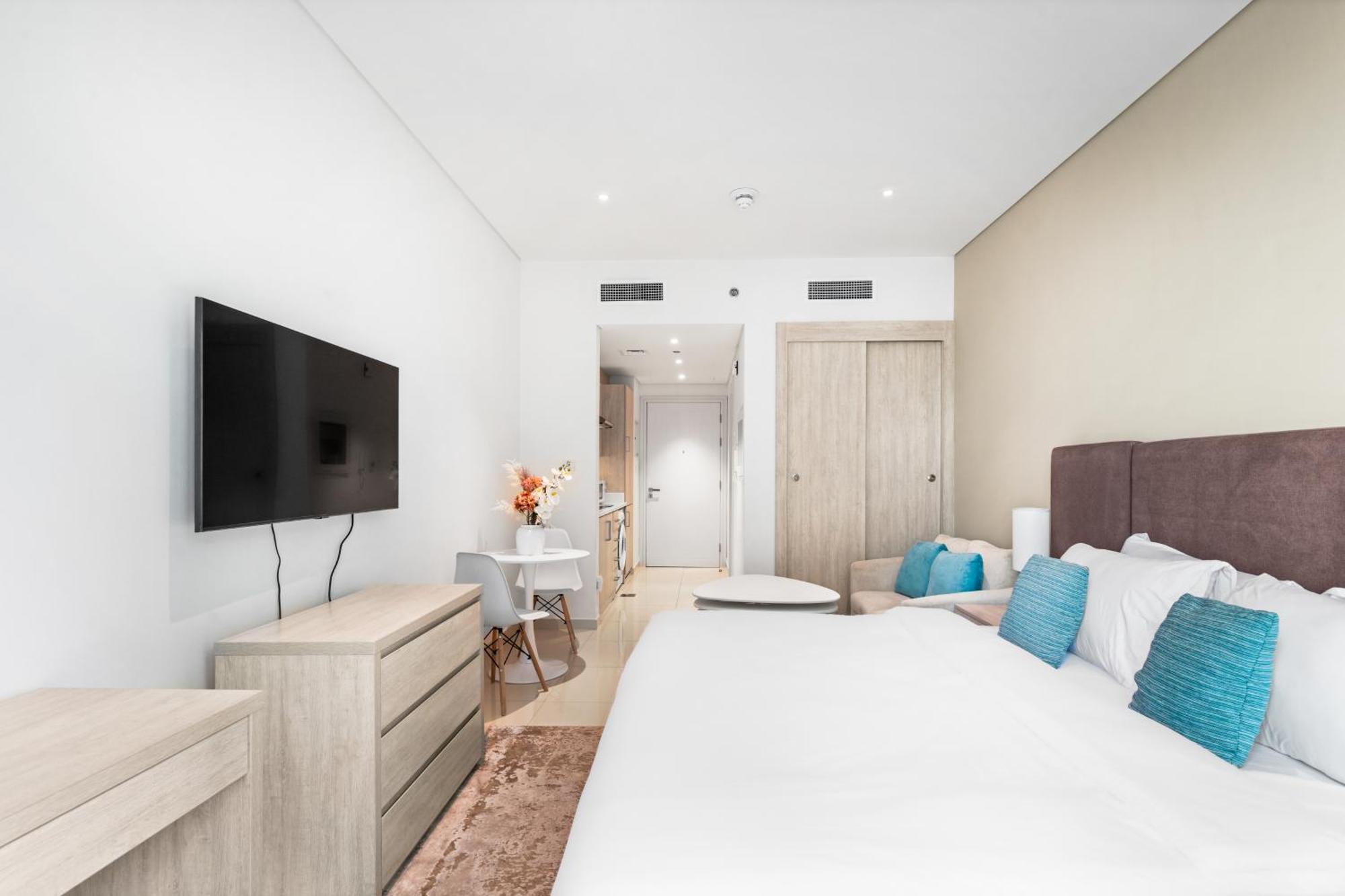 Fully-equipped Palm Jumeirah, Seven * Dubai