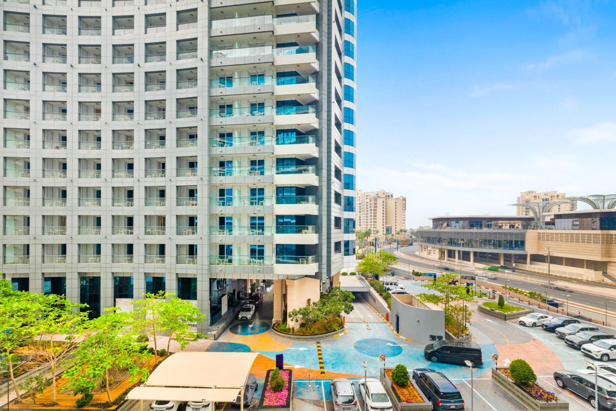 Fully-equipped Palm Jumeirah, Seven Apartament Dubai