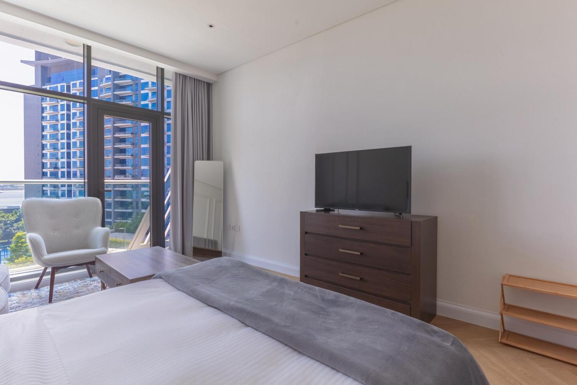 Fully-equipped Palm Jumeirah, Seven Dubai