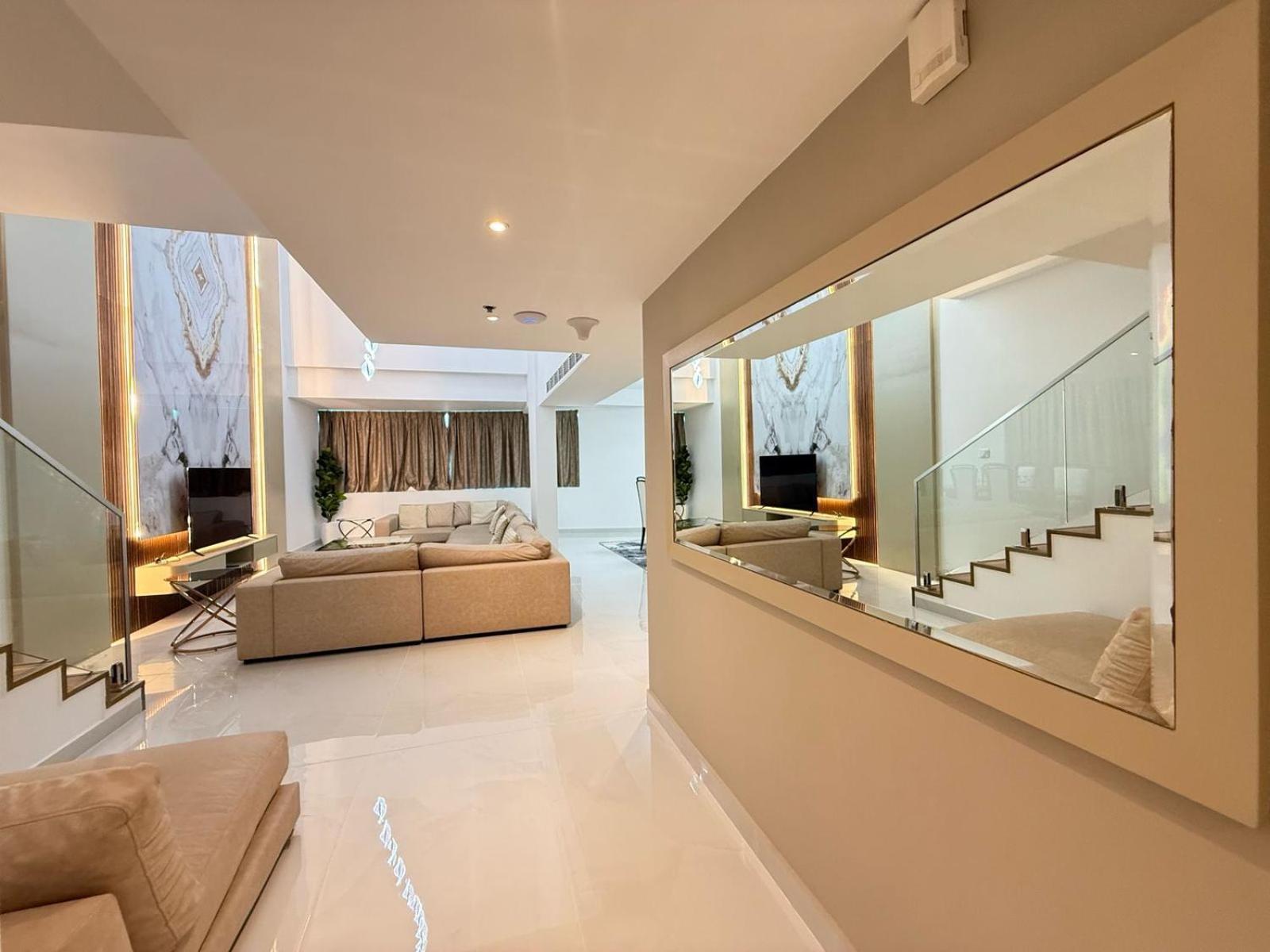 Spacious Modernized 2 Bedroom And Duplex 4 Br By Taskeen Homes Lejlighed Dubai