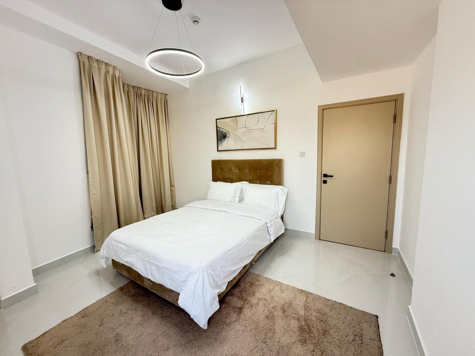 Spacious Modernized 2 Bedroom And Duplex 4 Br By Taskeen Homes Lejlighed