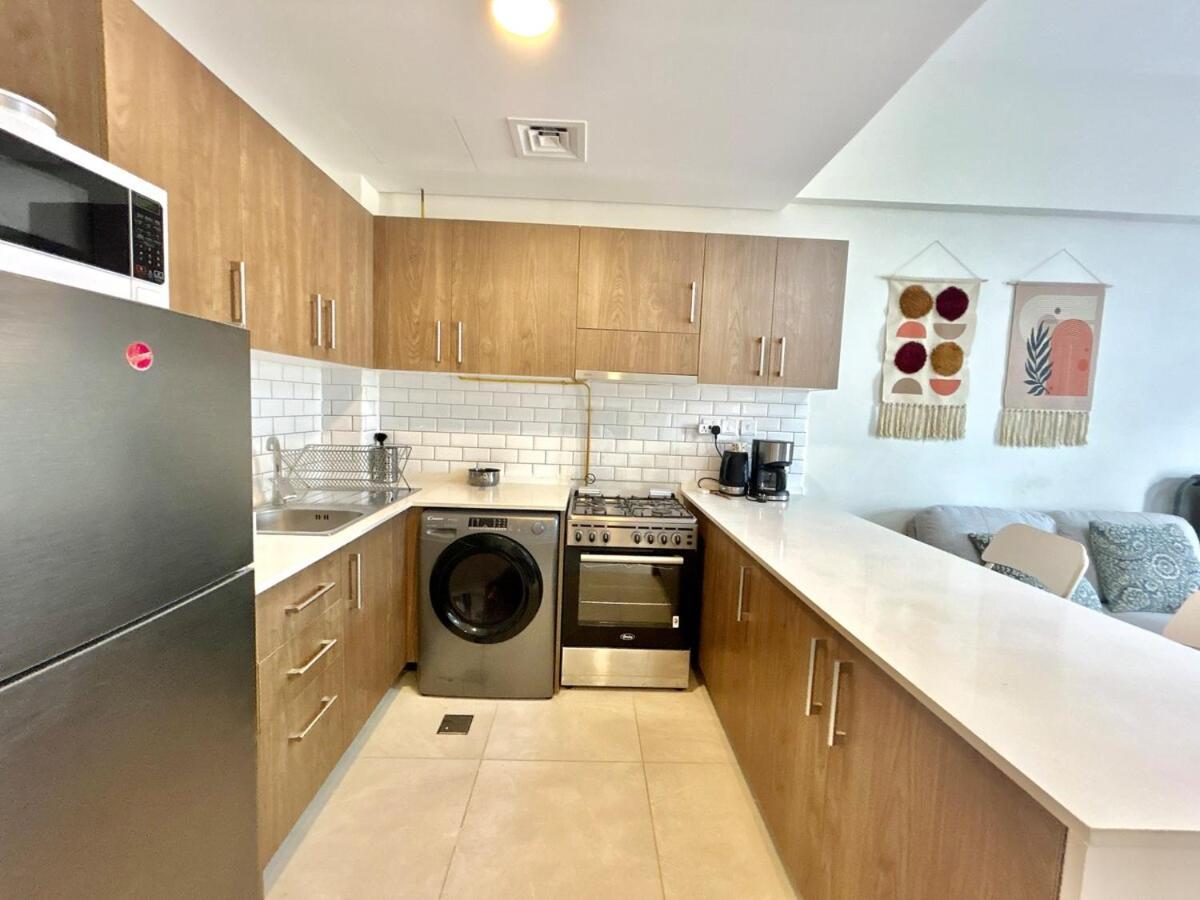 Homes2retreat - Elegant In Jvc, Apartment Dubai