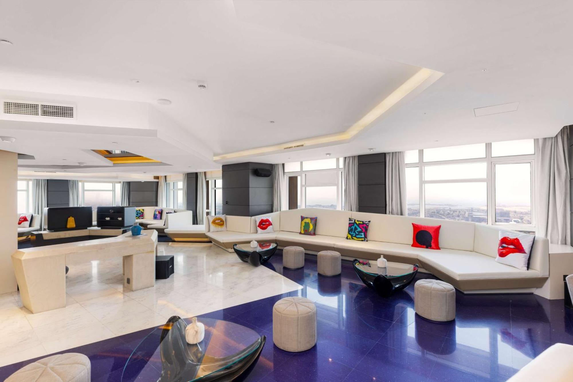 V Dubai, Curio Collection By Hilton Hotel