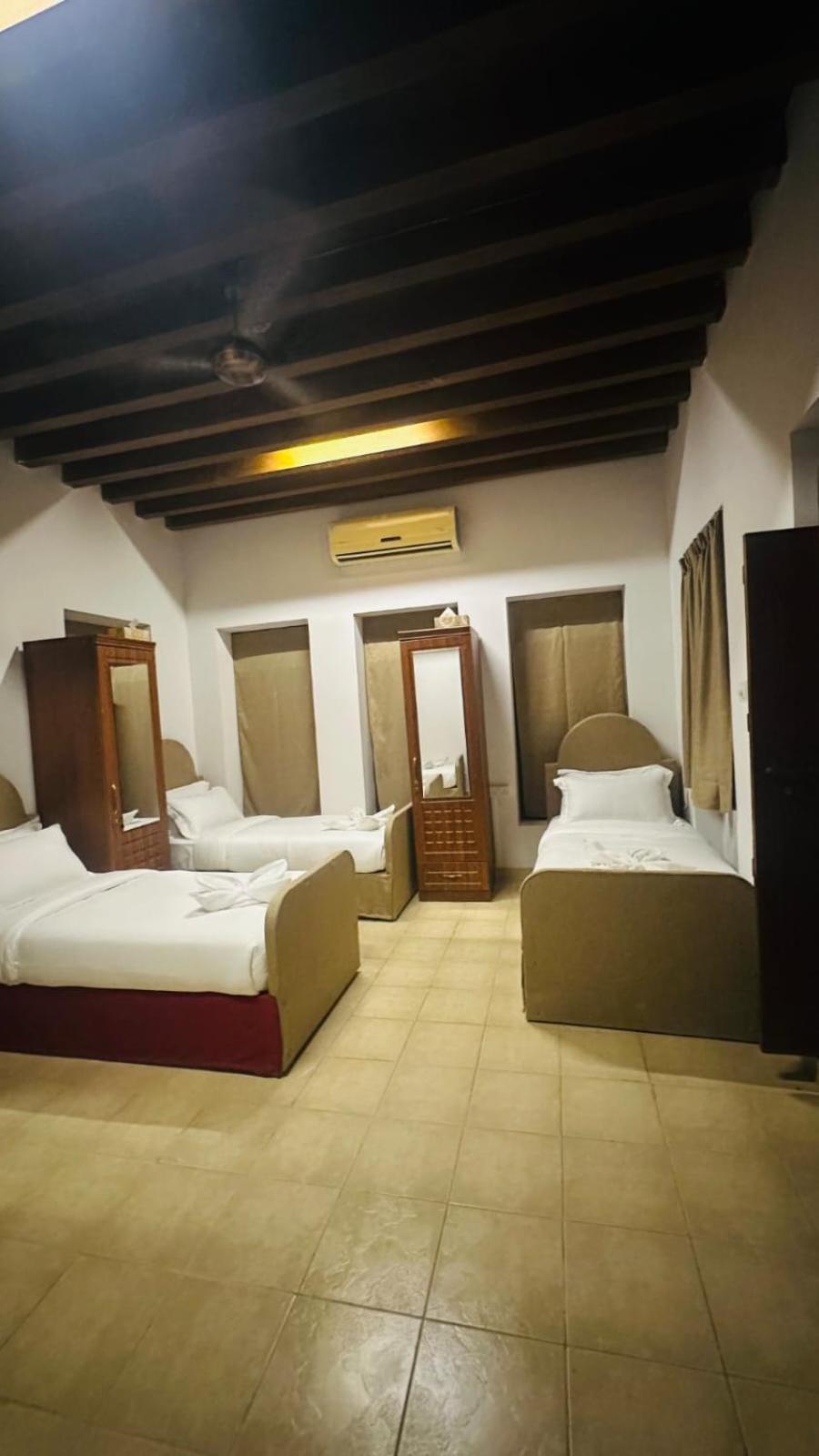 Hyba & Guest house *