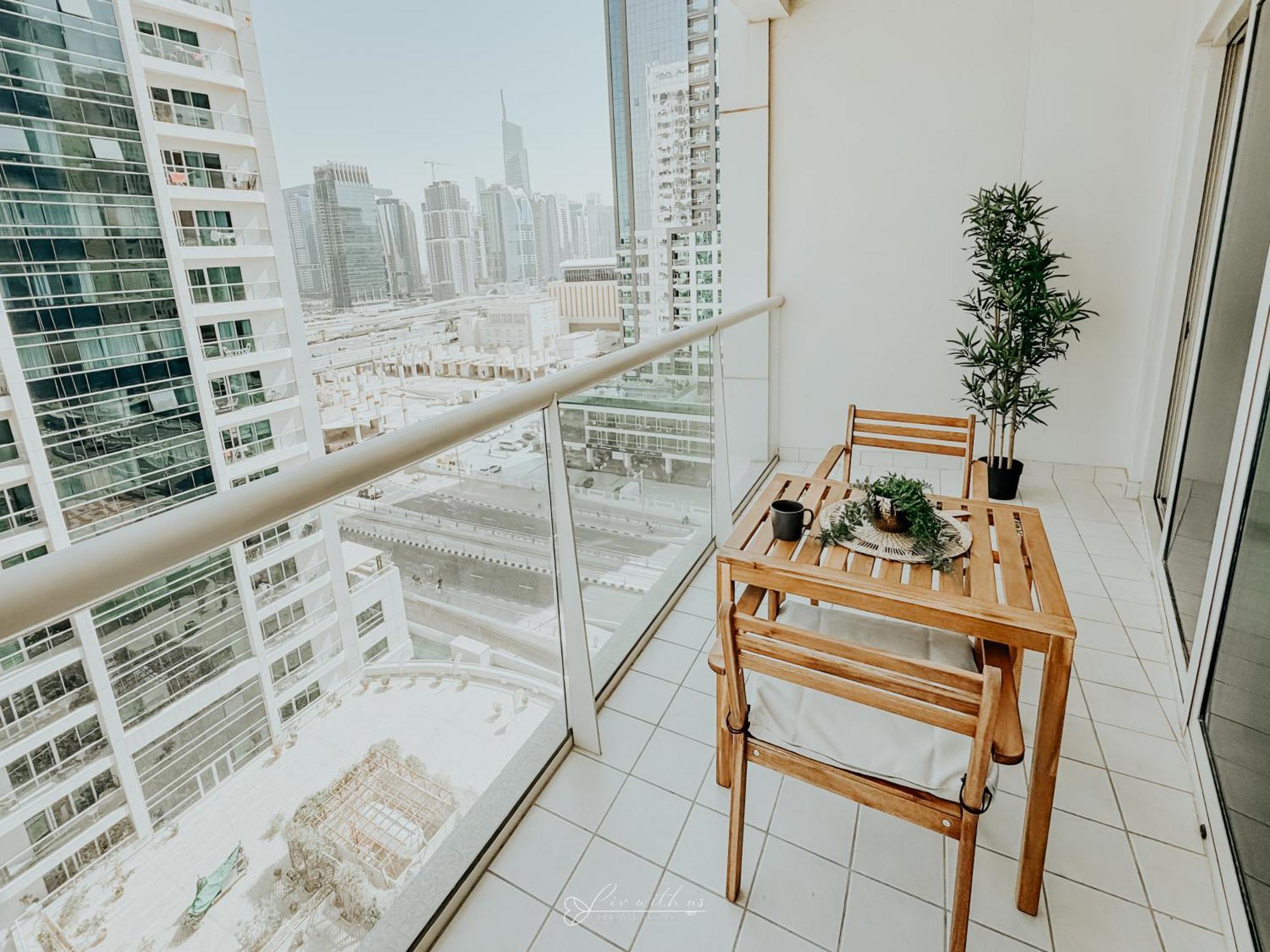 Liv With Us Homes - Marina View Tower B * Dubaï