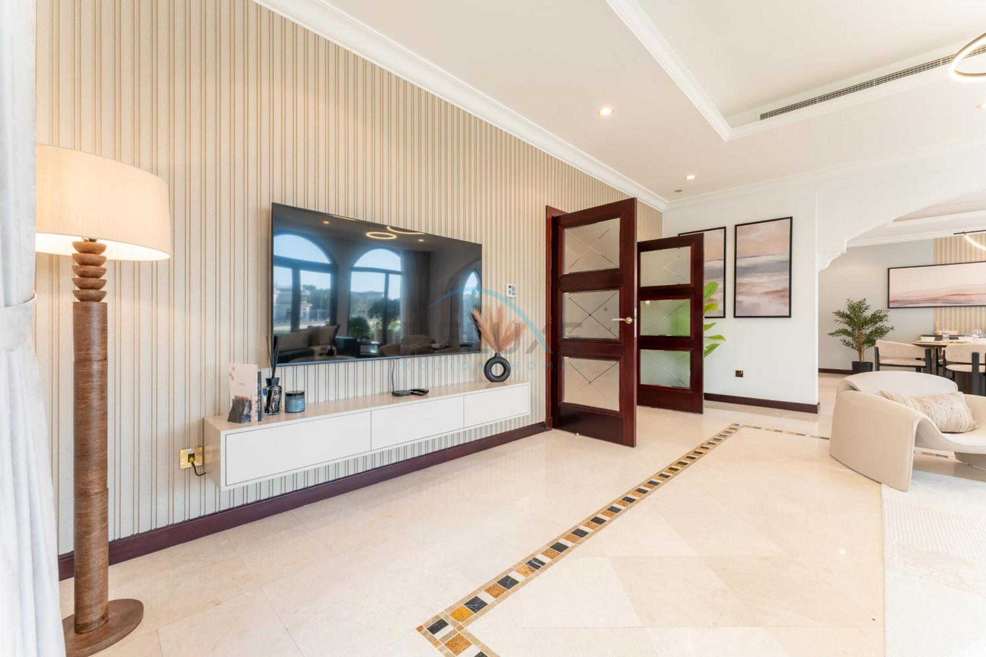 Beachfront 6br And Assistant's With Private Pool, Palm Villa, Palm Jumeirah By Deluxe Homes Villa Dubaï