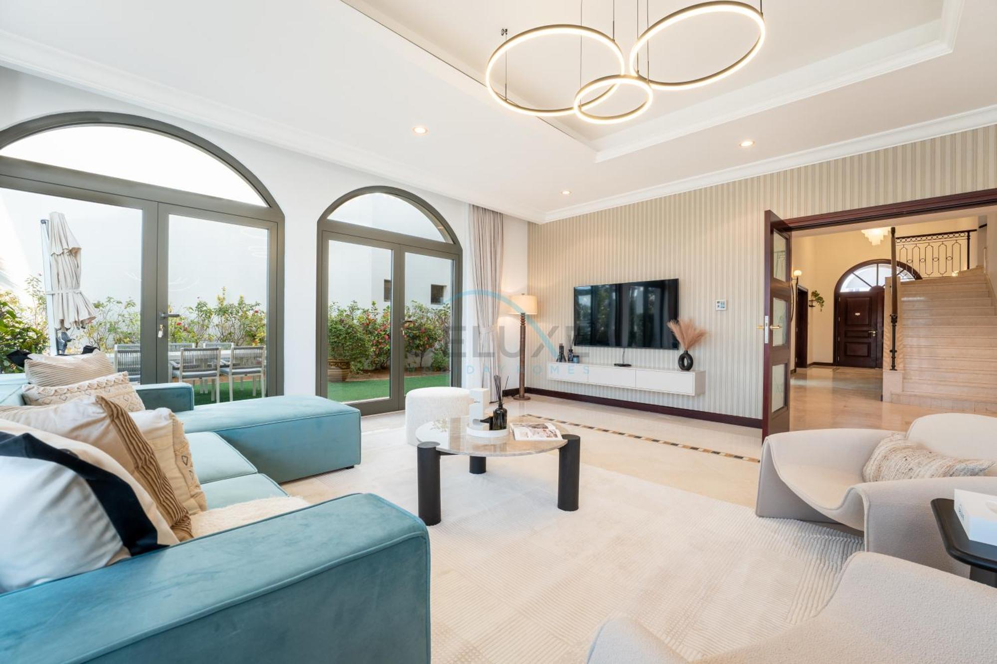 Beachfront 6br And Assistant's With Private Pool, Palm Villa, Palm Jumeirah By Deluxe Homes Dubaï