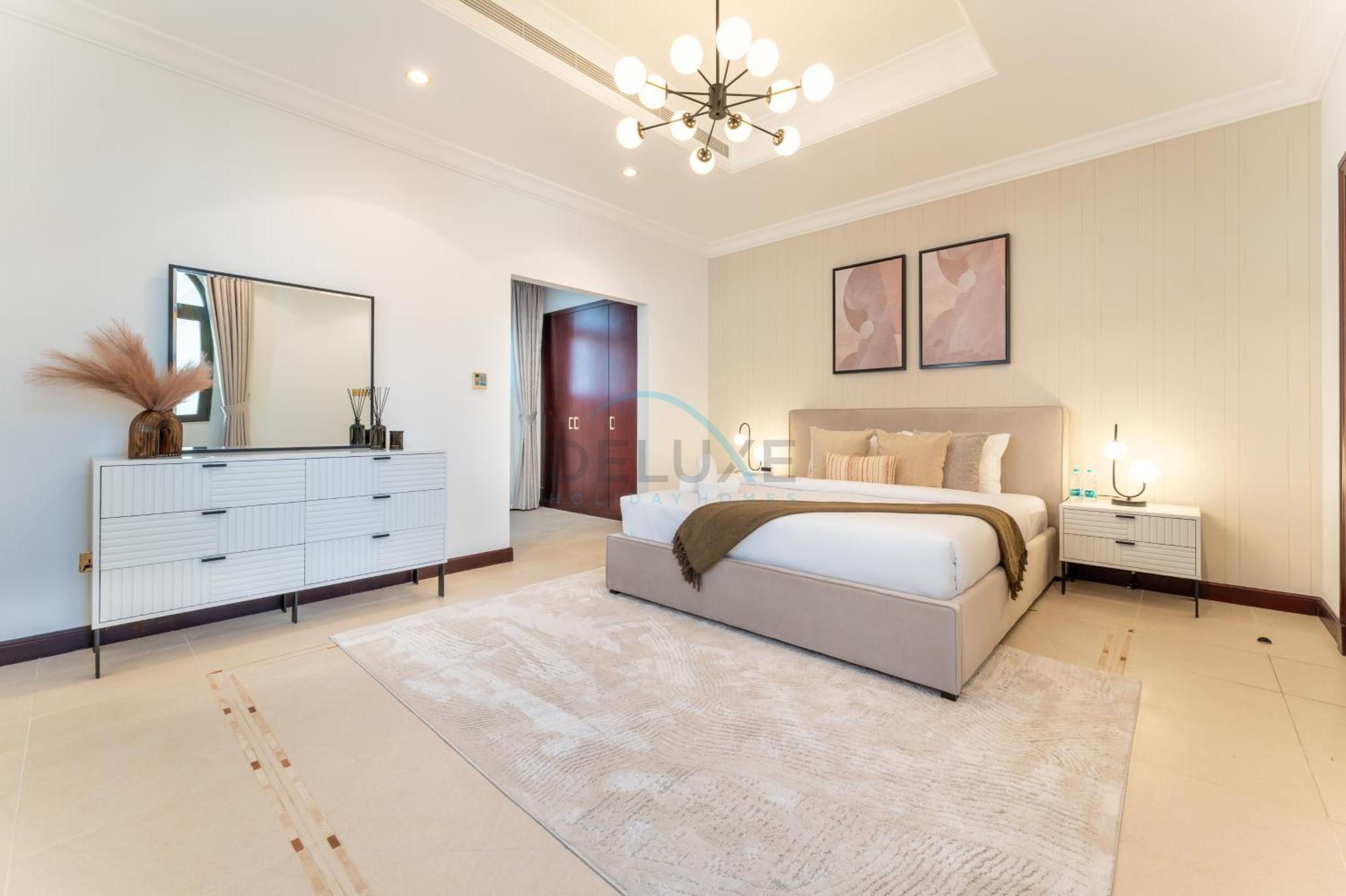 Beachfront 6br And Assistant's With Private Pool, Palm Villa, Palm Jumeirah By Deluxe Homes Dubaï