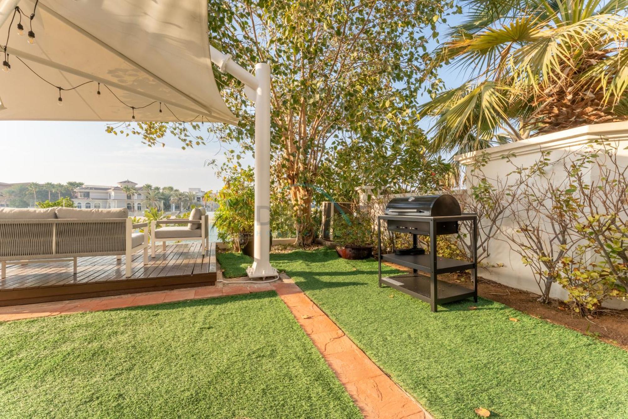 Beachfront 6br And Assistant's With Private Pool, Palm Villa, Palm Jumeirah By Deluxe Homes * Dubaï