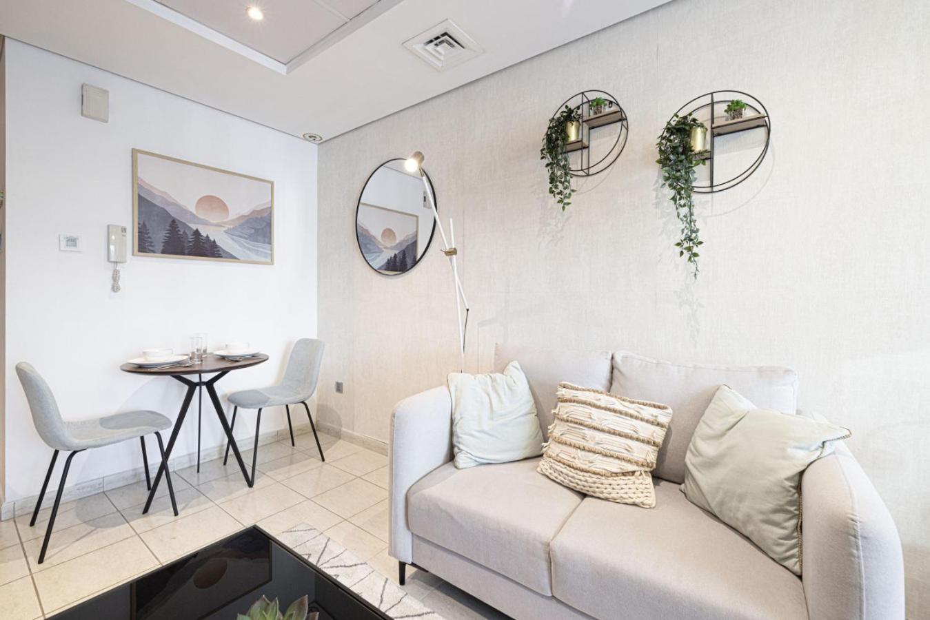 Apartamento View Near Marina With Pool, Balcony And Gym Dubái