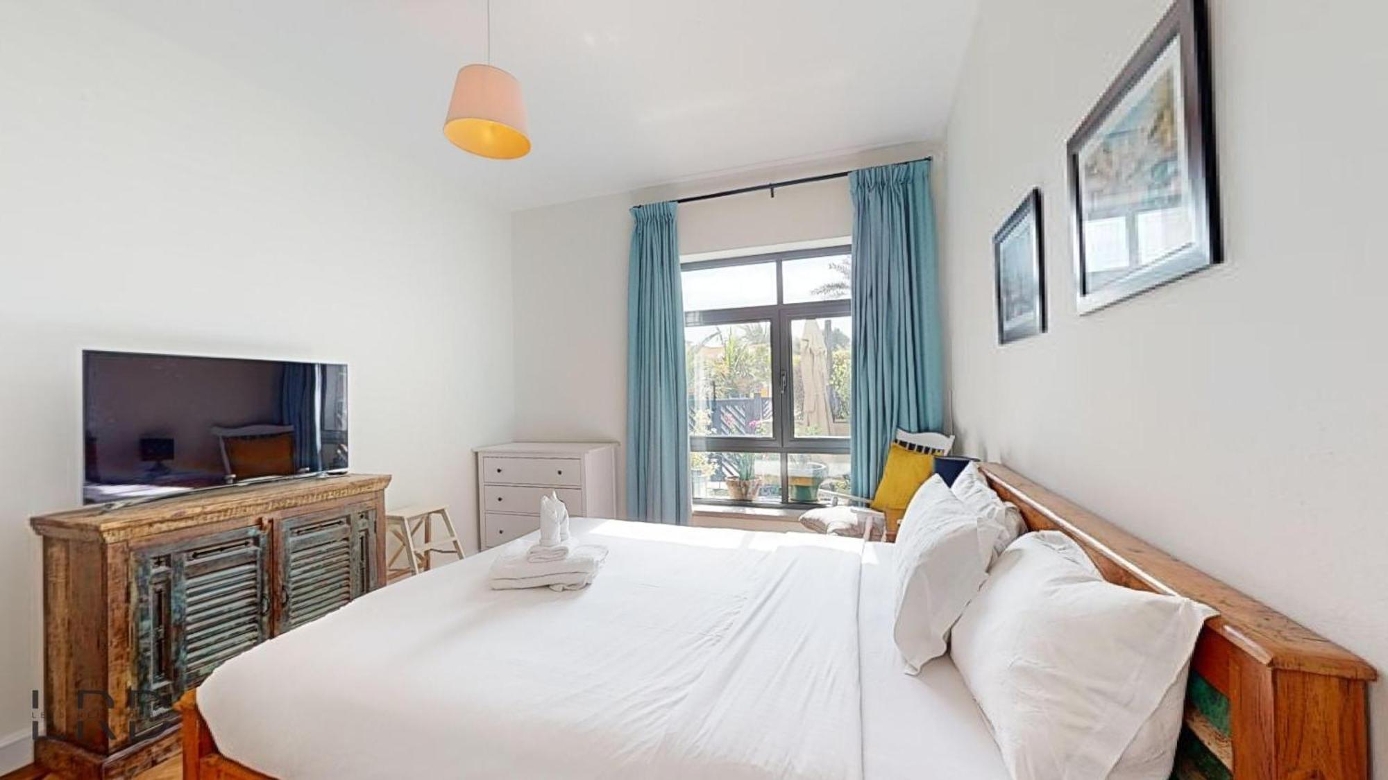 Private Garden Views Fully Furnished Appartement