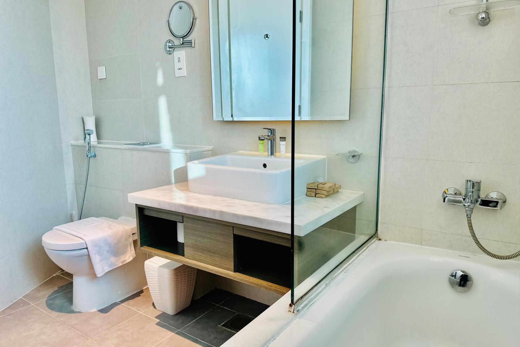 Vserve Stylish 1 Bedroom With Burj Khalifa And Canal View Appartement Dubaï