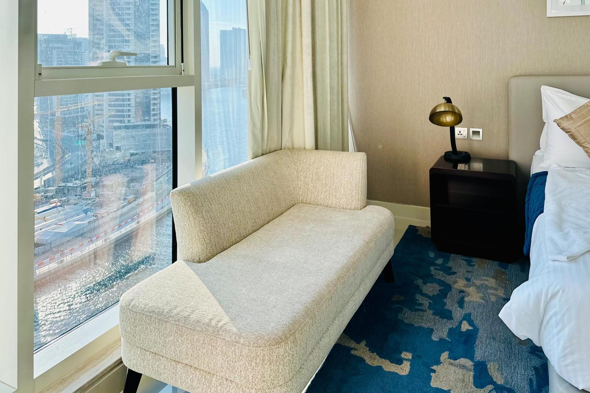 Vserve Stylish 1 Bedroom With Burj Khalifa And Canal View Appartement Dubaï