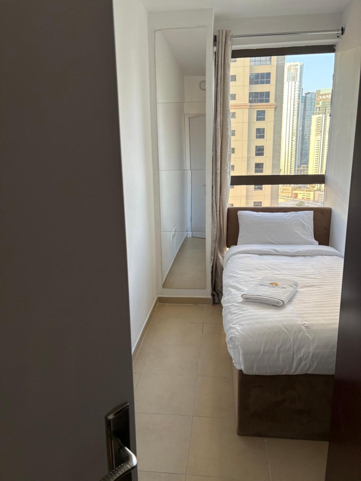 Horizon Jbr Habitación en casa particular *