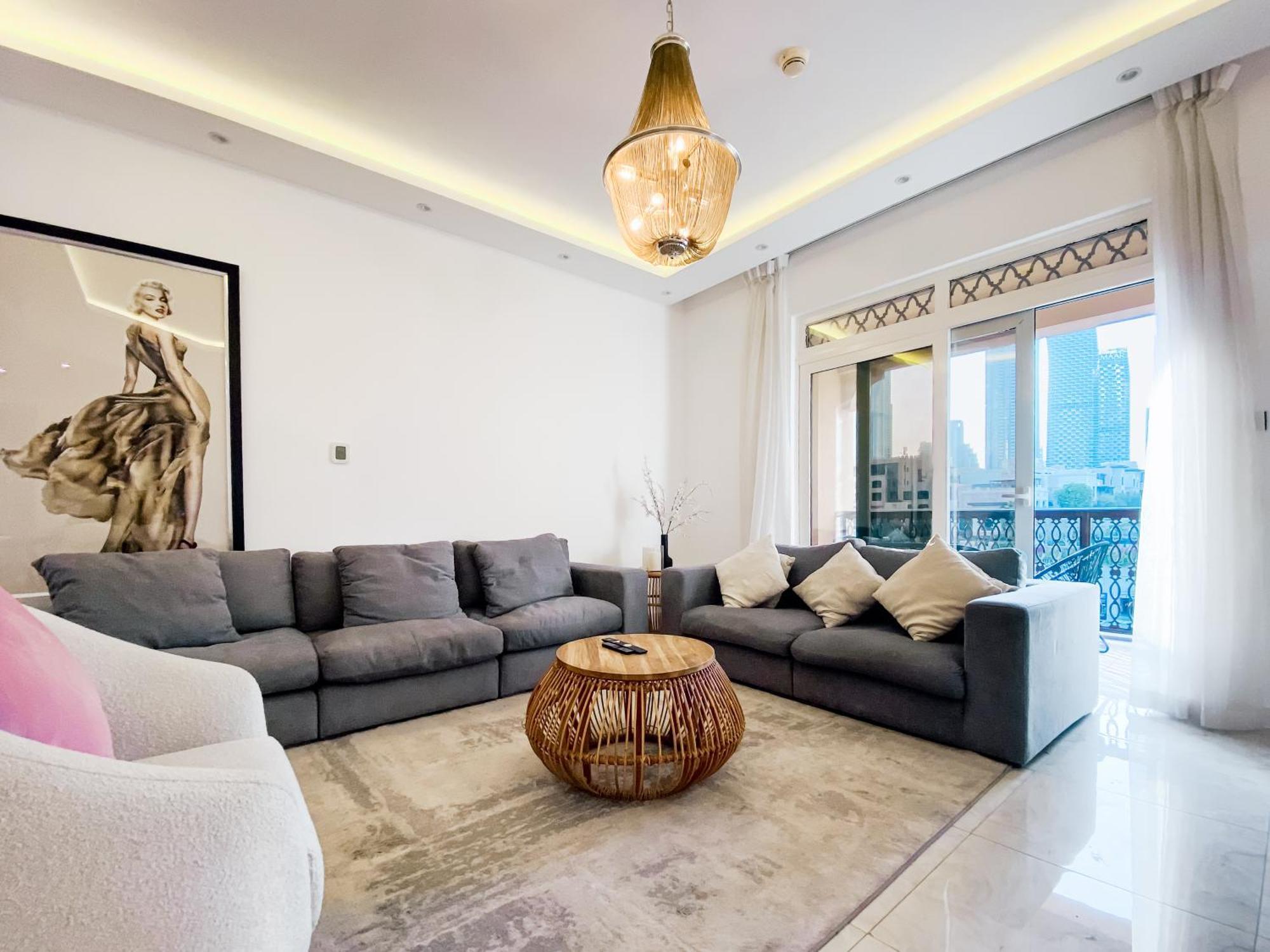 Live The Burj Lifestyle In Timeless Oldtown By Sbh Appartamento *