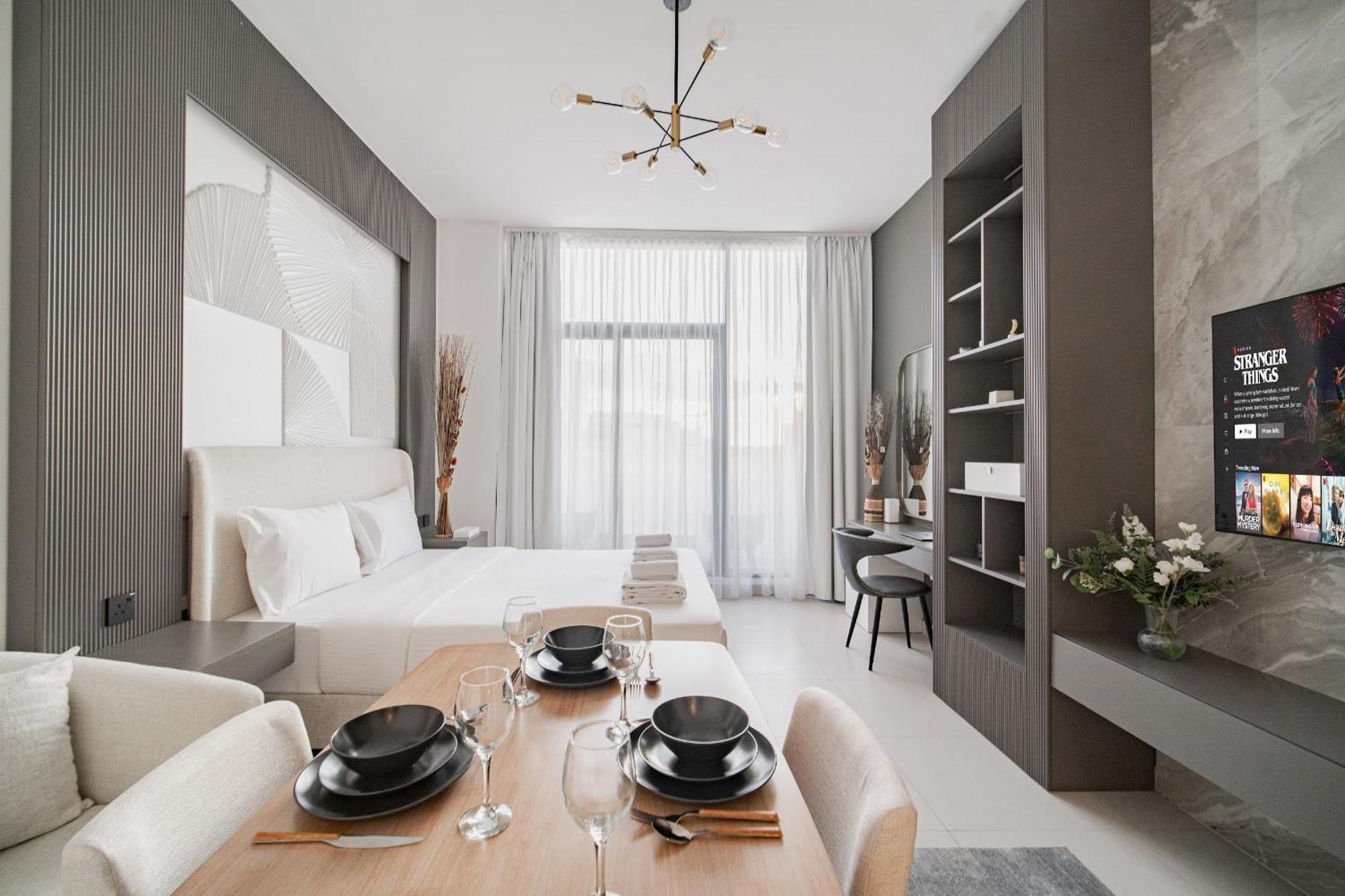 Sunny Studio, Pool, Views, Near Metro * Dubaï
