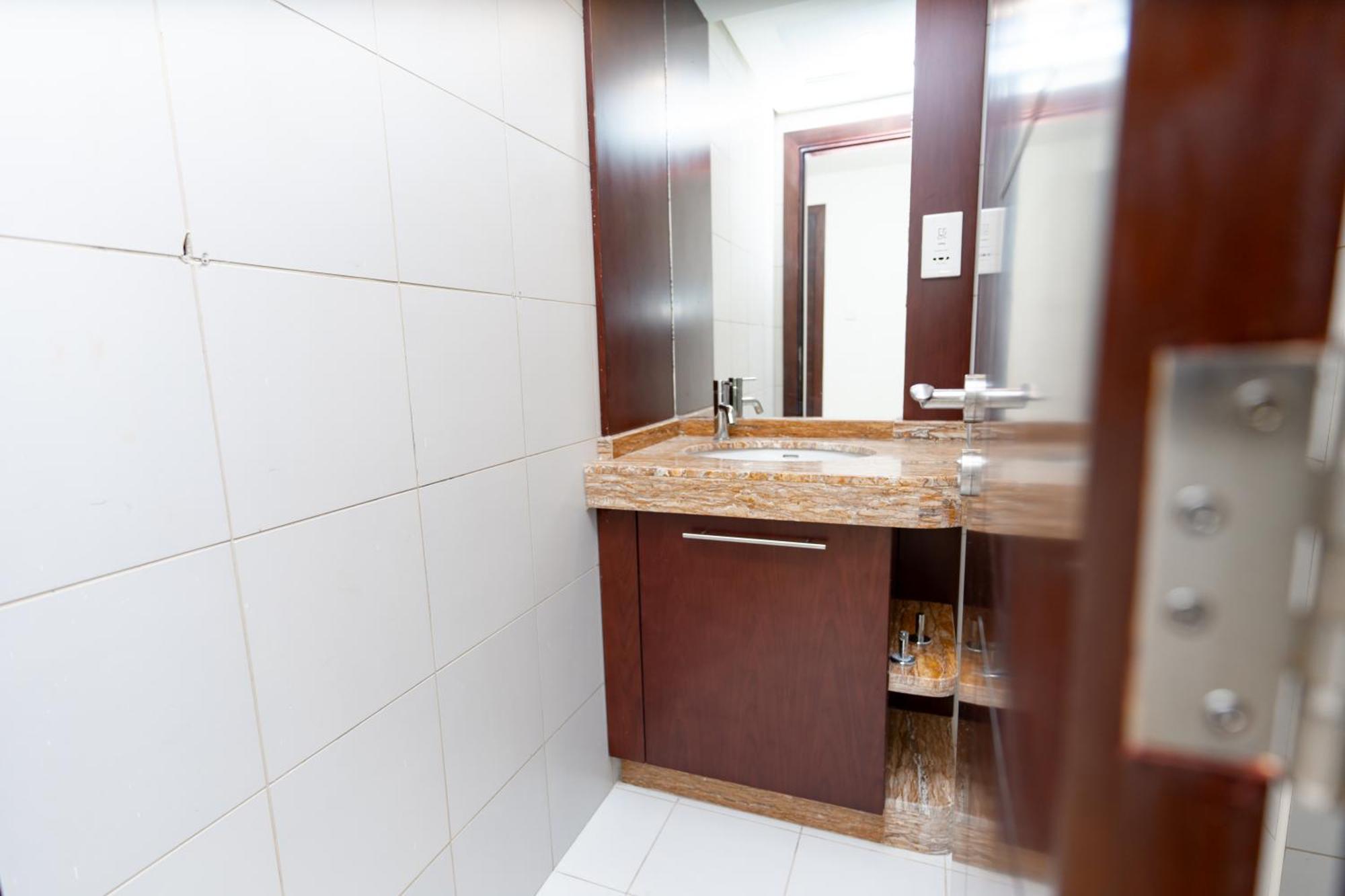 Holidays R Us Canal View Apartment Dubai