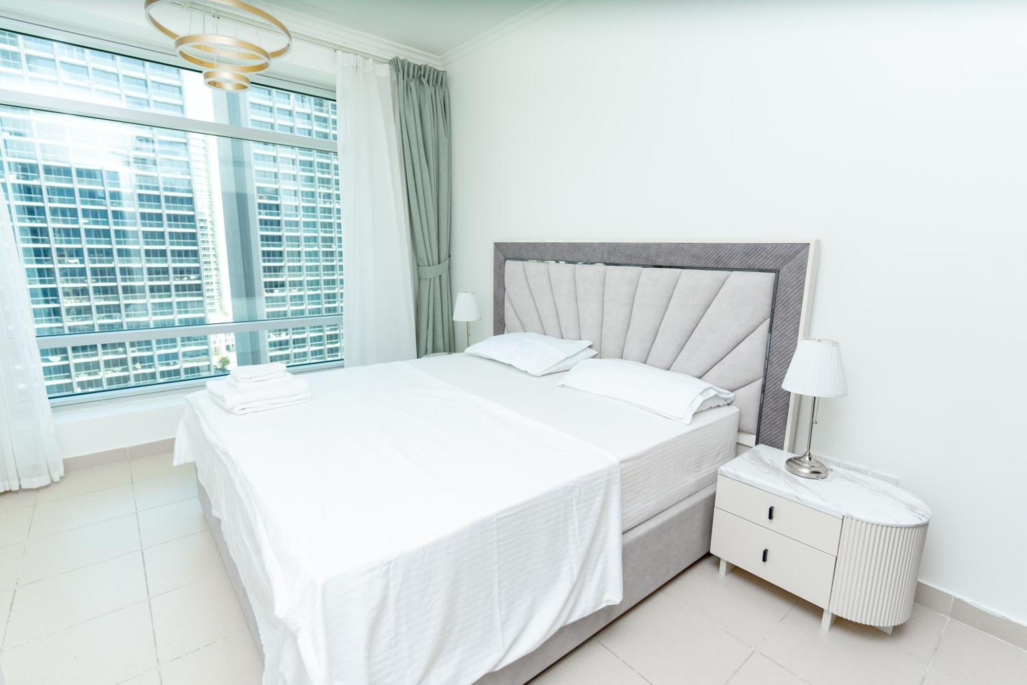 Holidays R Us Canal View Apartment Dubai