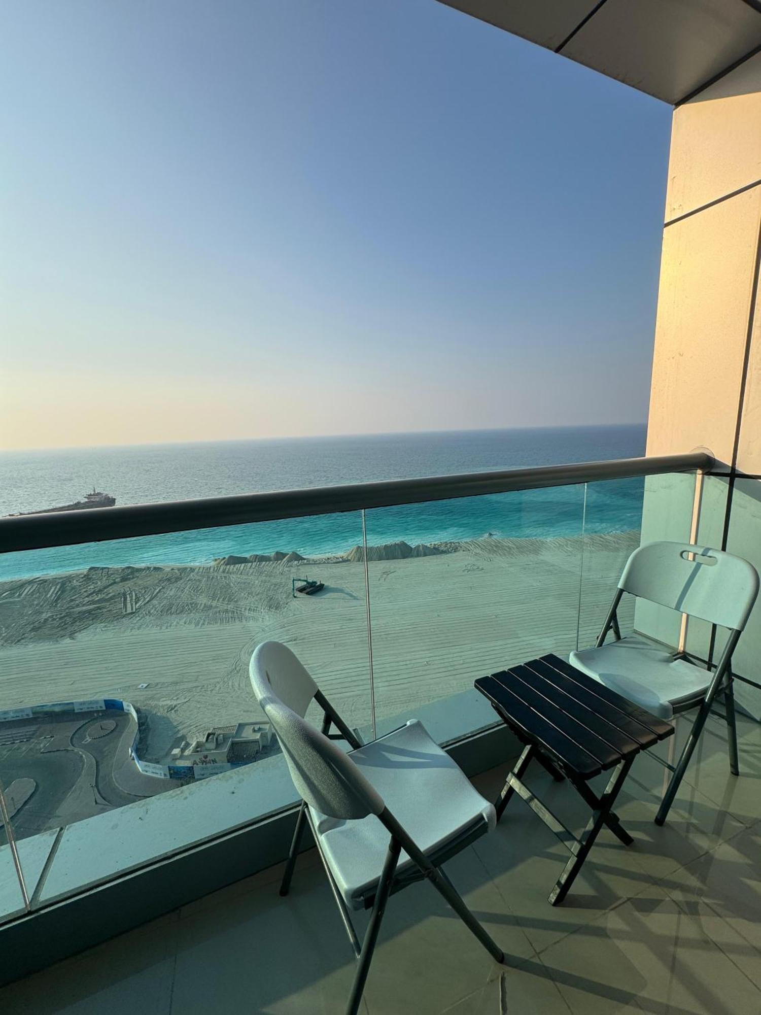 Appartement And Haven At Ajman Corniche!