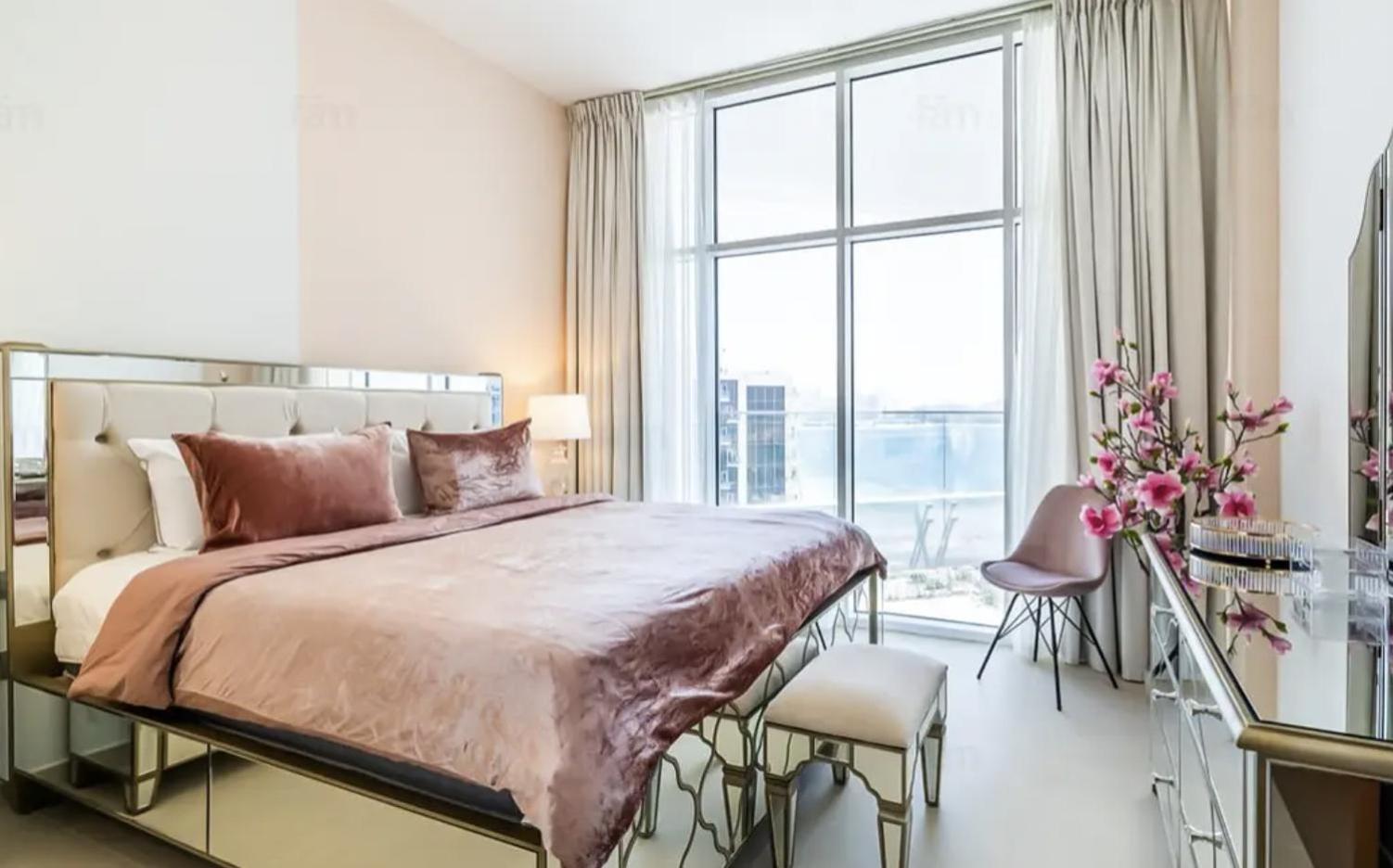 Azizi Mina, Beachfront 1 Bedroom, Sea View, Private Balcony Apartment *