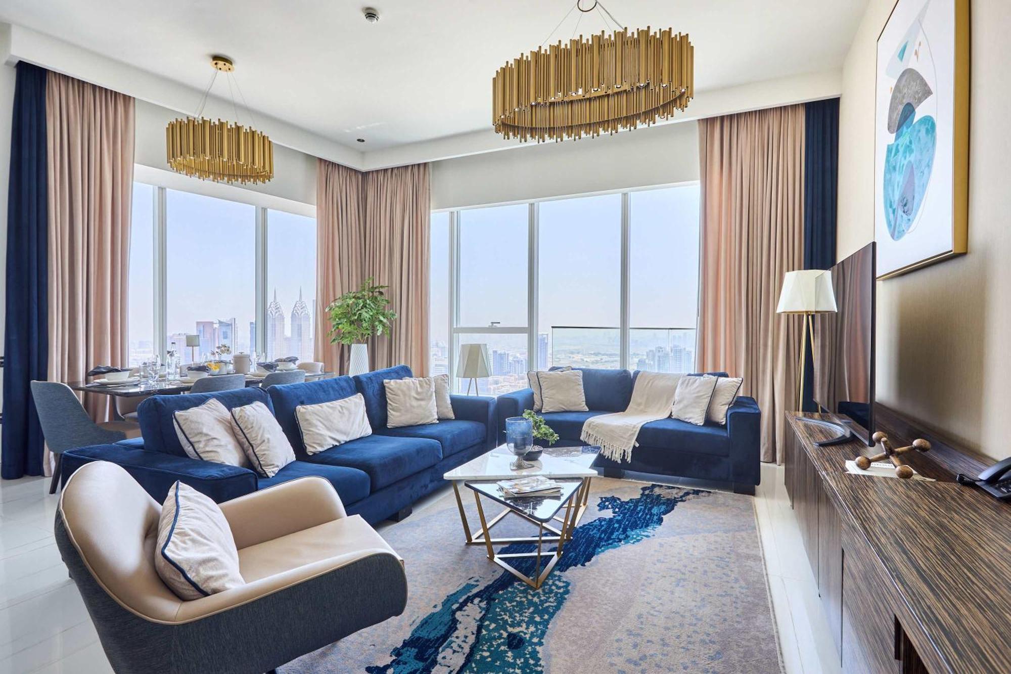 Frank Porter - Avani Palm View * Dubai