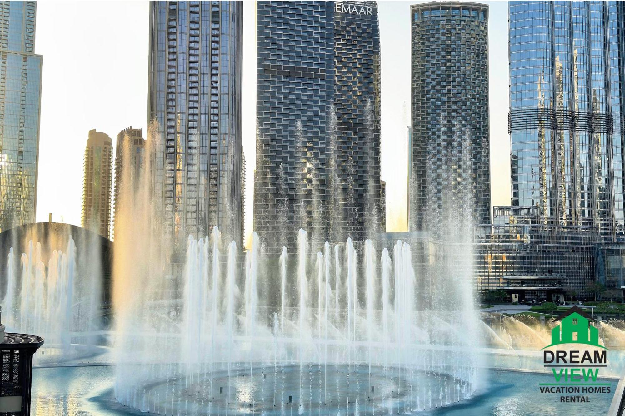 Full View Burj Khalifa And Fountains -souk Al Bahar- Dream View *