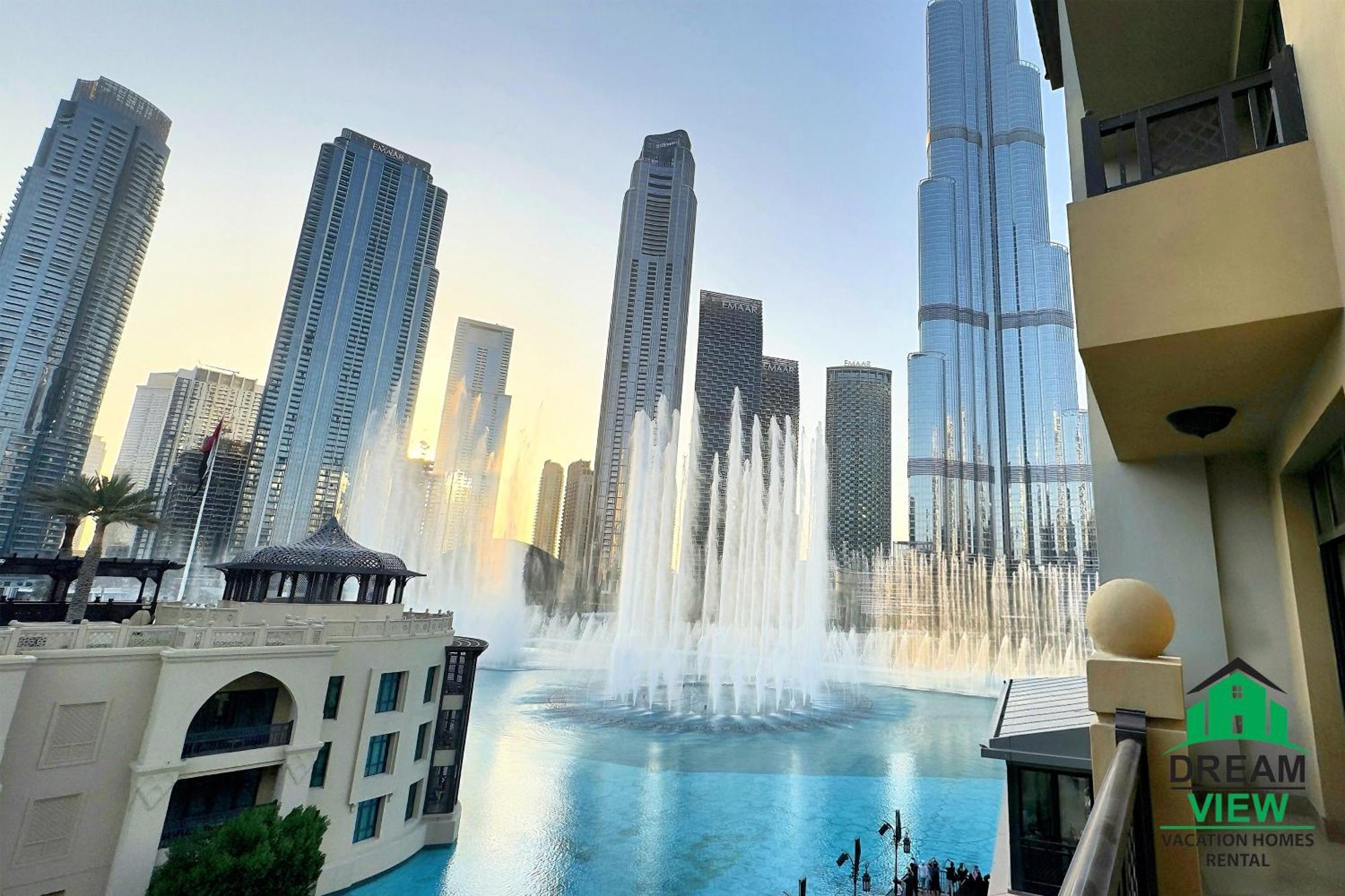 Full View Burj Khalifa And Fountains -souk Al Bahar- Dream View *