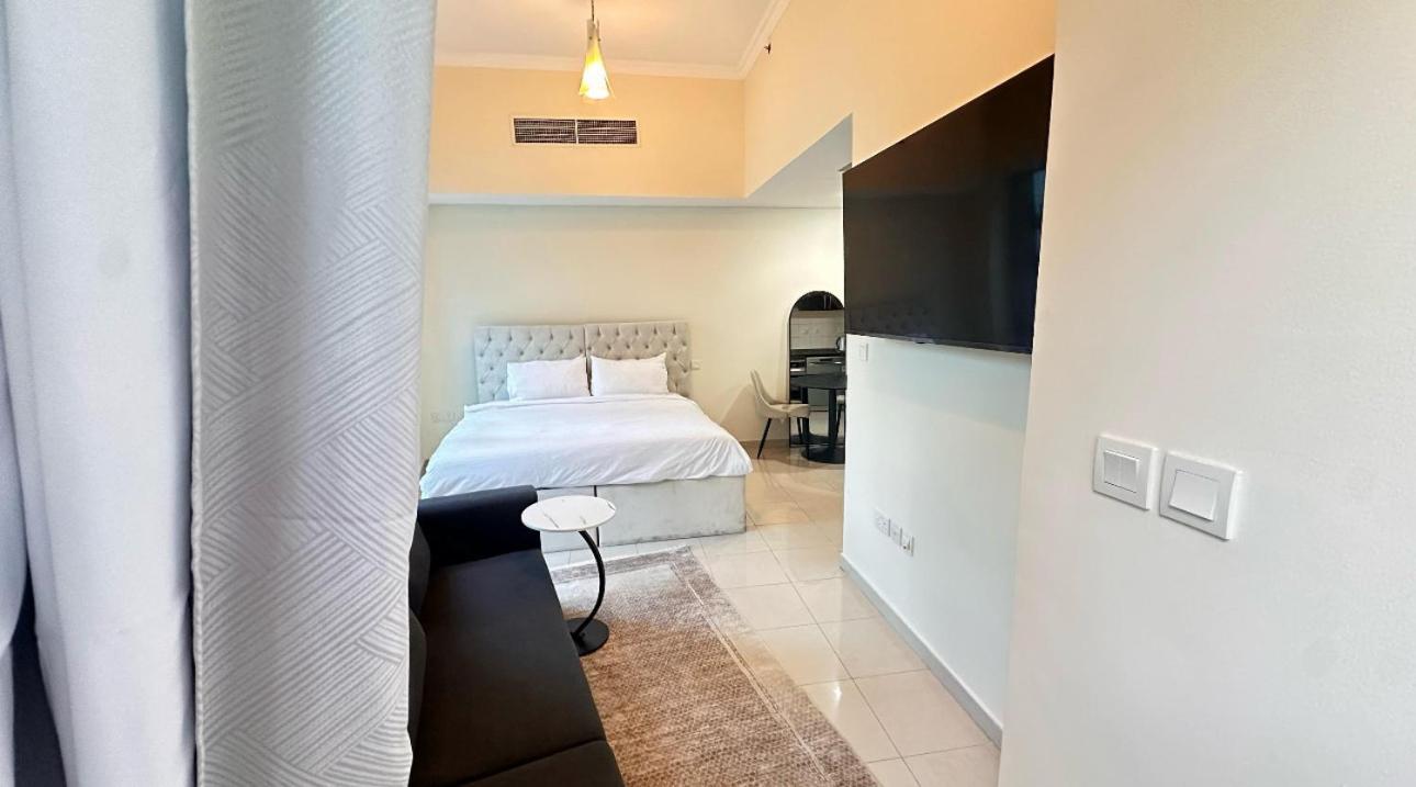 Apartamento Delux Marina The Bay 5 Min Jbr & 3 Min To Tram Station Dubái