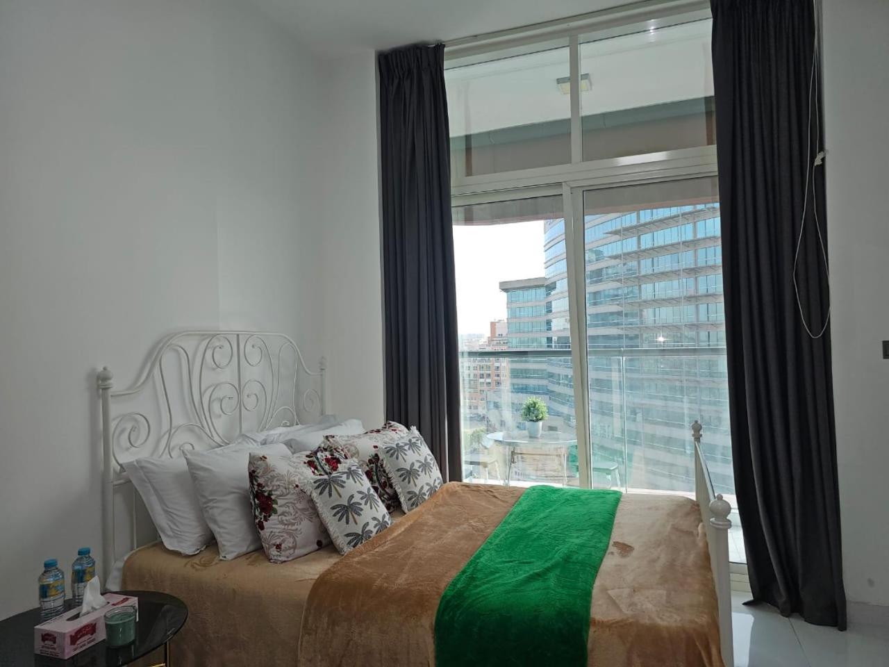 Silicon Oasis Staycation *