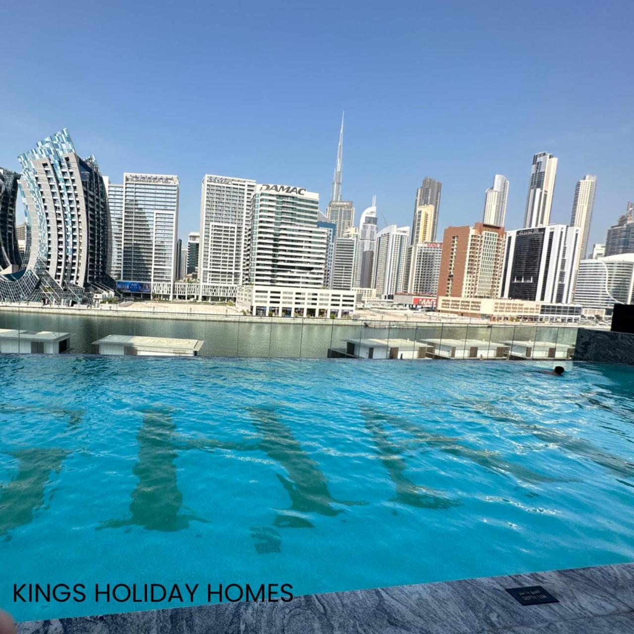 Pensión Binghatti Canal With Private Jacuzzi Burj Khalifa View Kings
