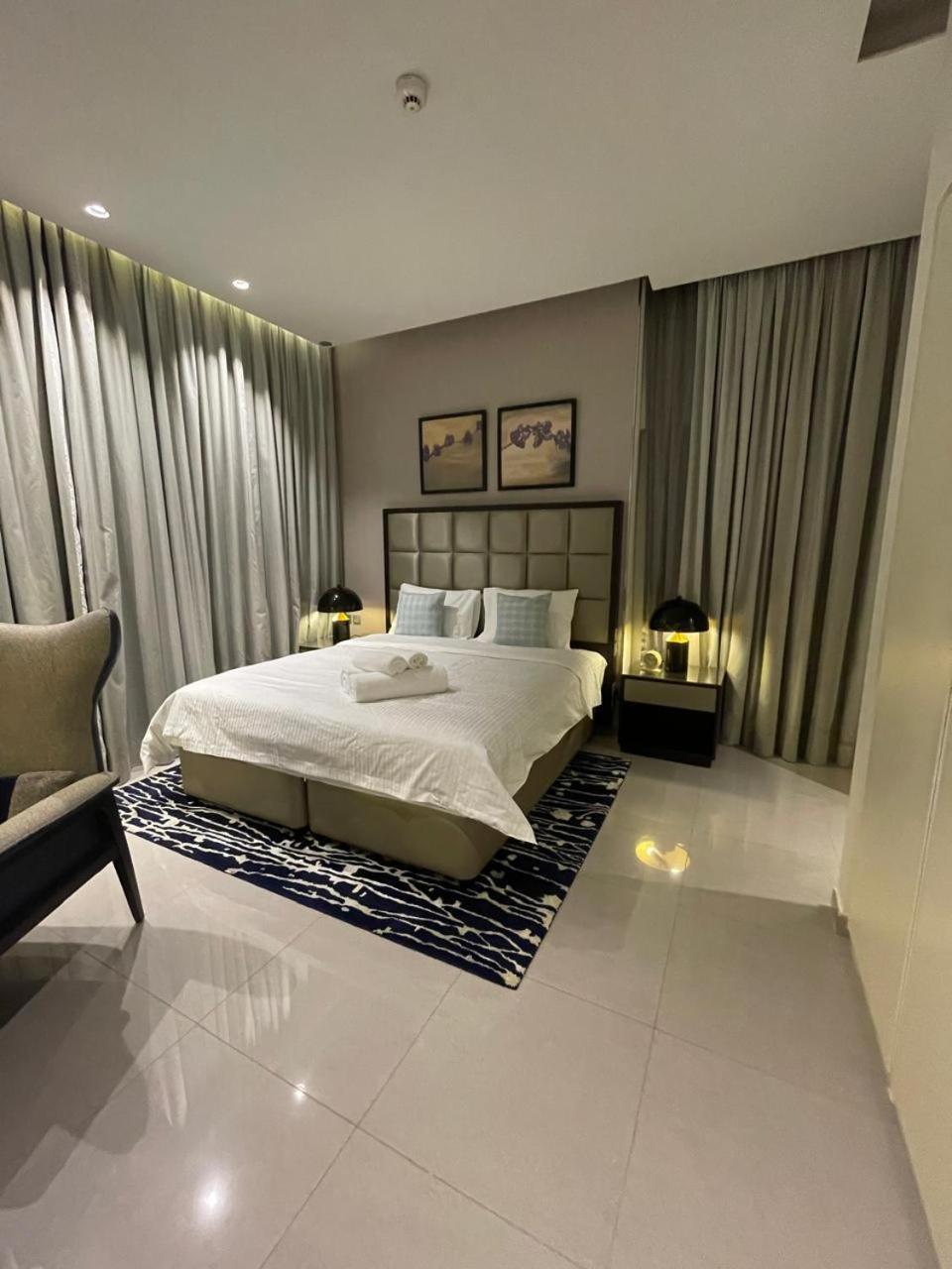 Apartment Damac Majestine Vip - Manzar Holiday Homes