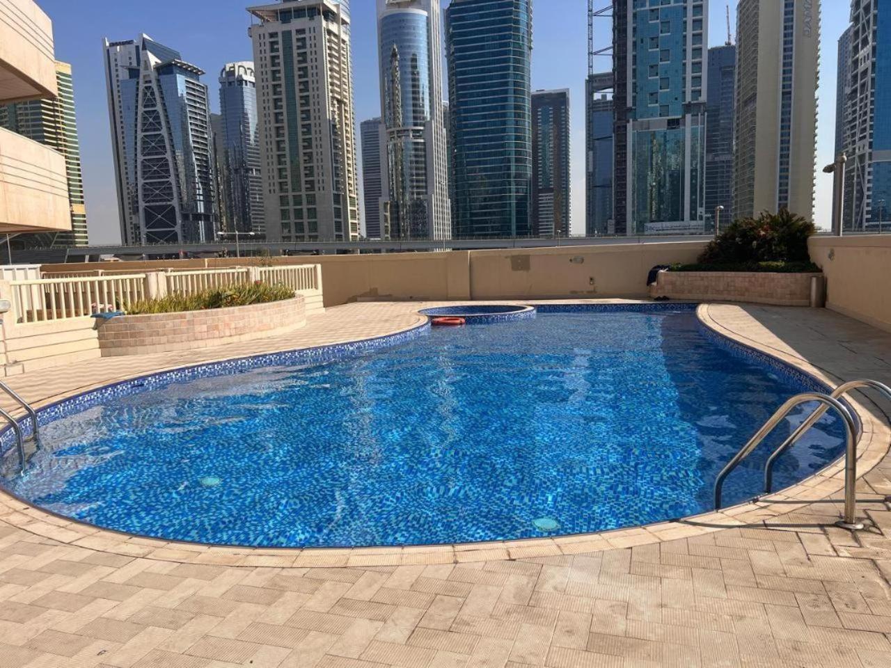 Dream Tower - Elegant One Bed In The Marina Apartment *