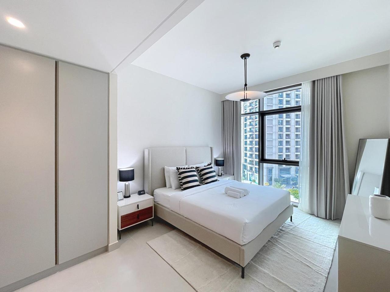 Creek Palace - Minimalist Two Bed In Creek Harbour Apartamento