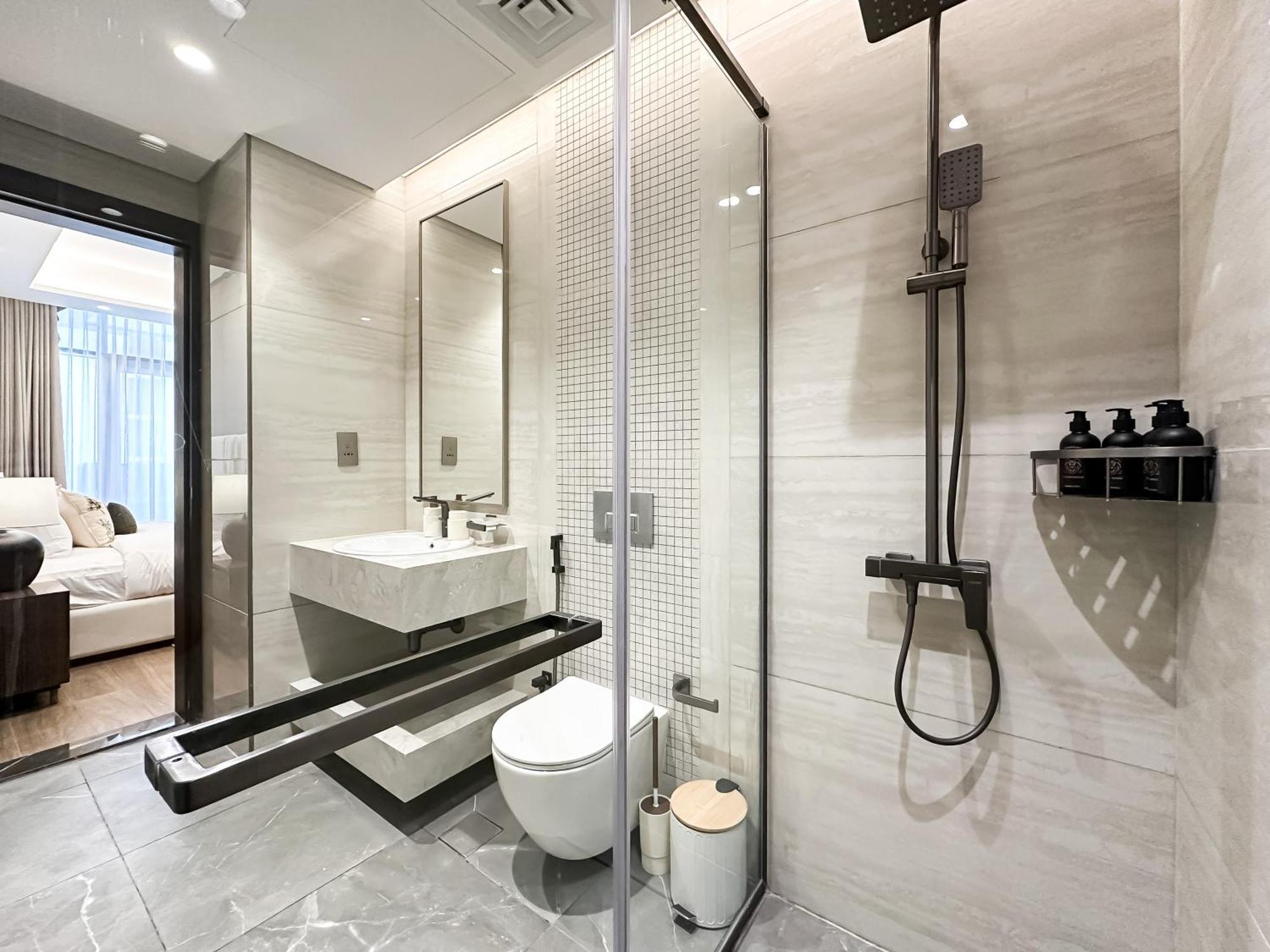 Trophy-elegant Living With A Touch Of Earth * Dubai