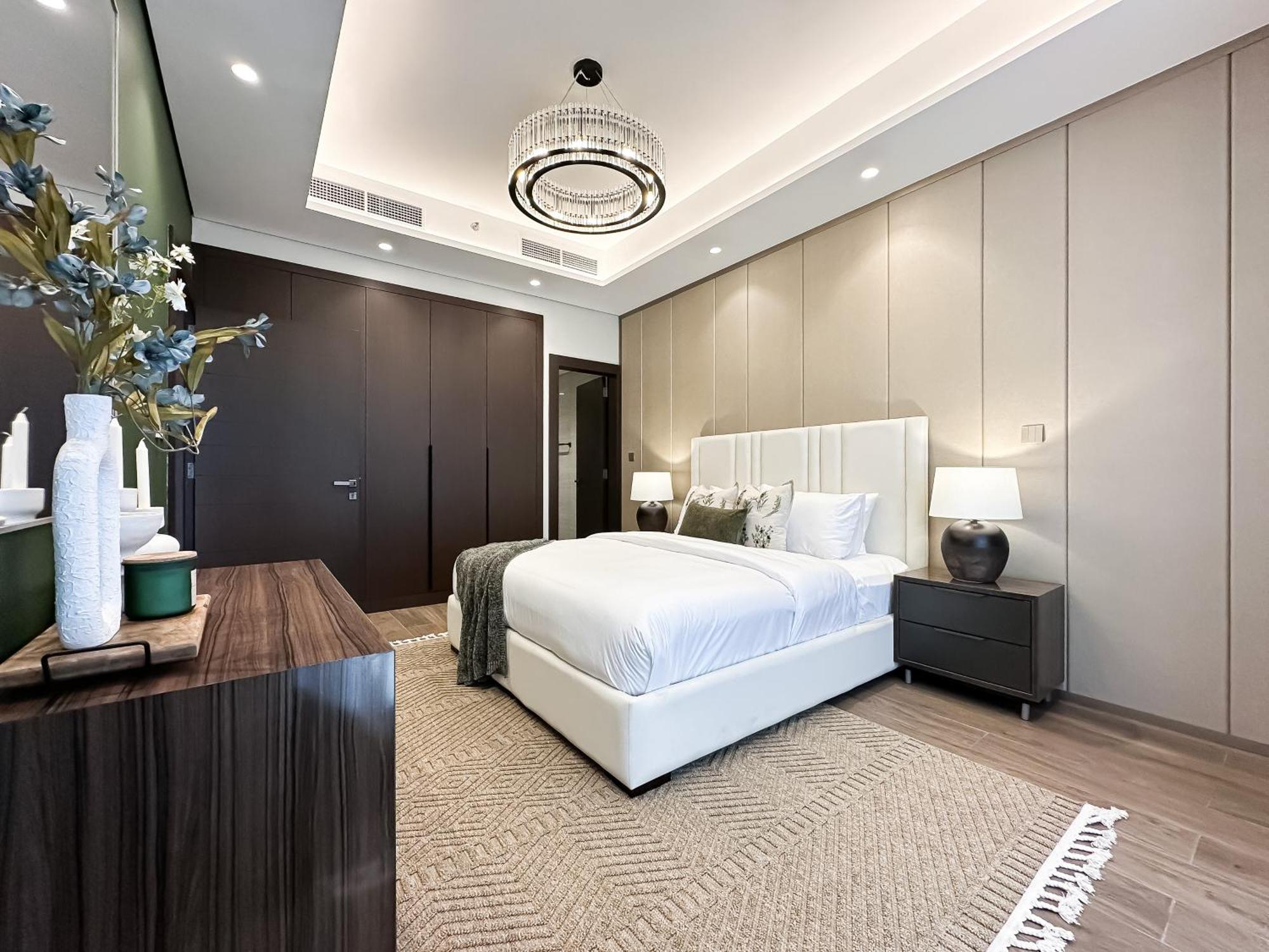 Trophy-elegant Living With A Touch Of Earth * Dubai
