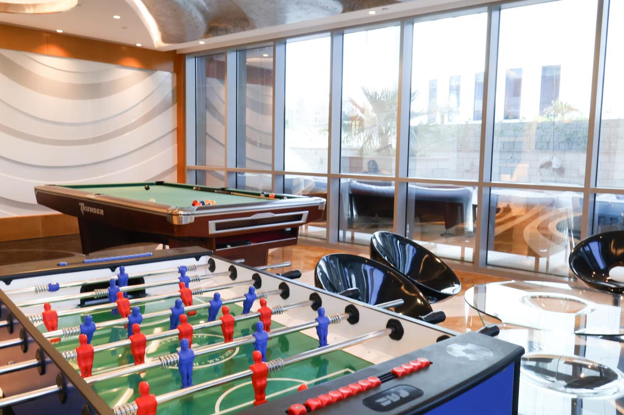 New Renovated Stylish 1 Bedroom View 73 Floor Dubai