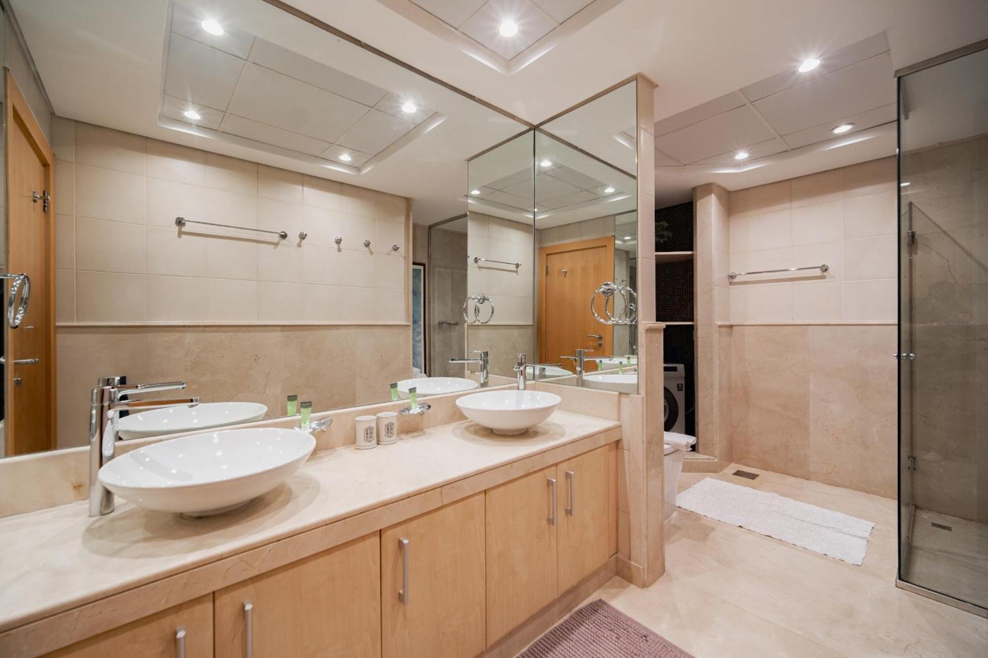 Your Private With Sea View & Crib - Palm 2br