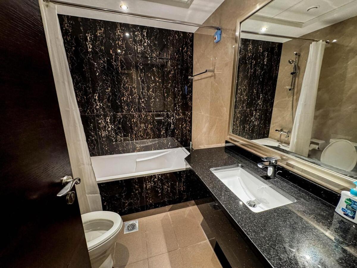 3bhk With Burj Khalifa View Apartment *