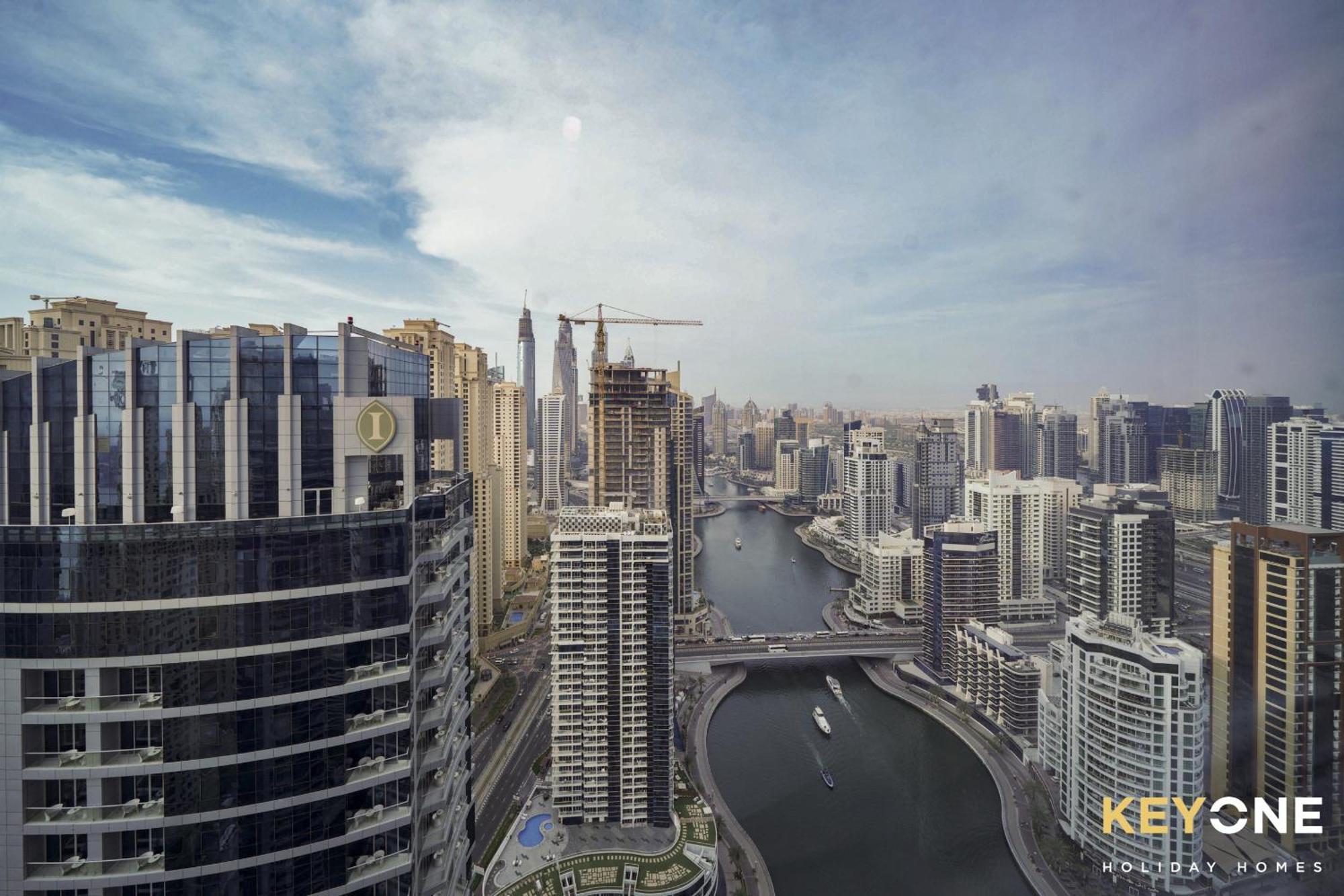 Chic Marina View Living In A Two Bedroom Apartamento *