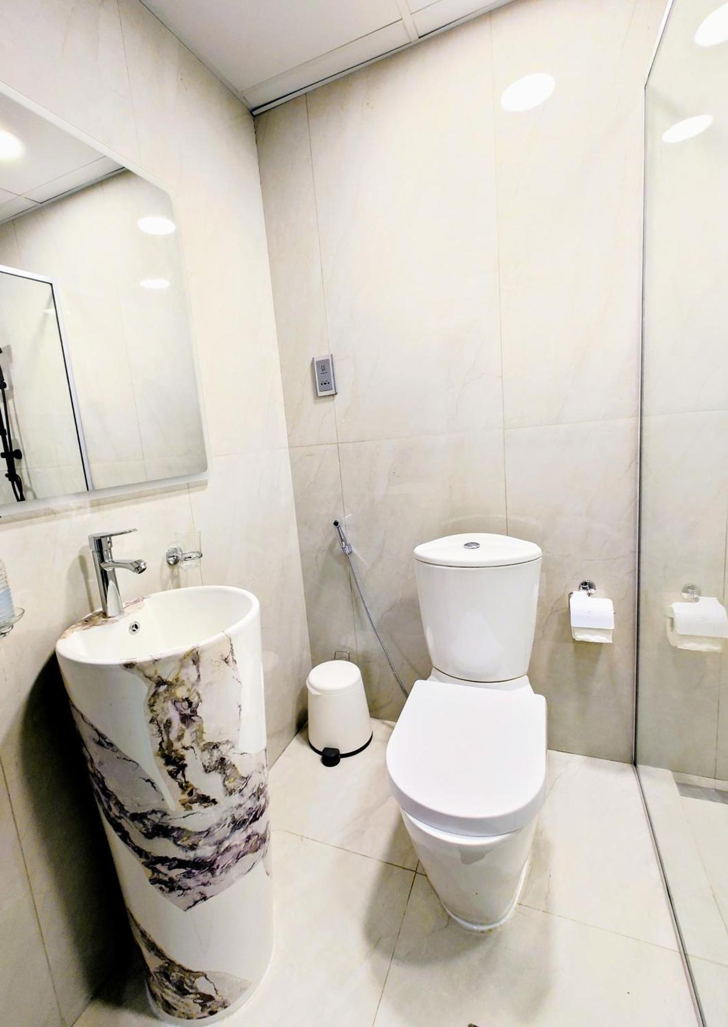 Luxury With Balcony - Close To Metro & Marina Apartamento *