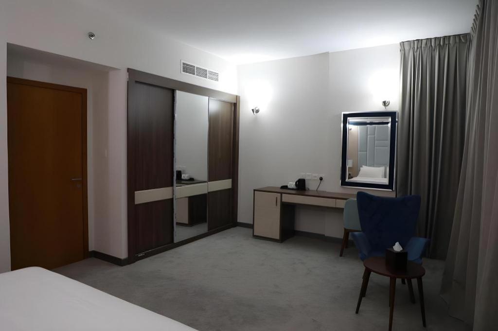 Alazmi Hotel Dubái